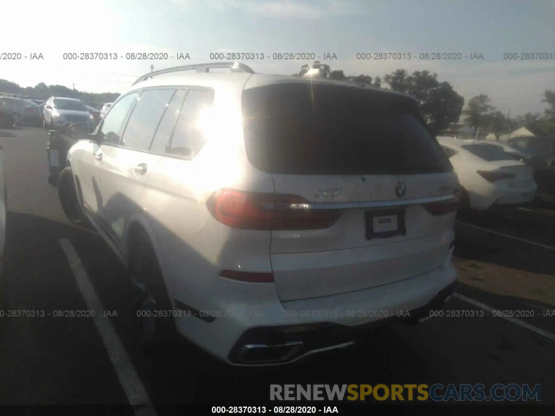 3 Photograph of a damaged car 5UXCX4C54KLS38263 BMW X7 2019