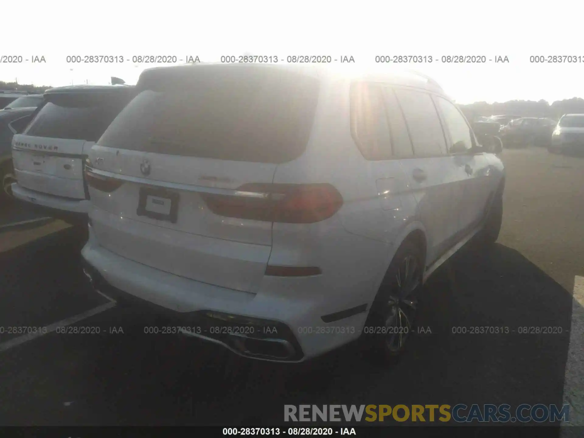 4 Photograph of a damaged car 5UXCX4C54KLS38263 BMW X7 2019