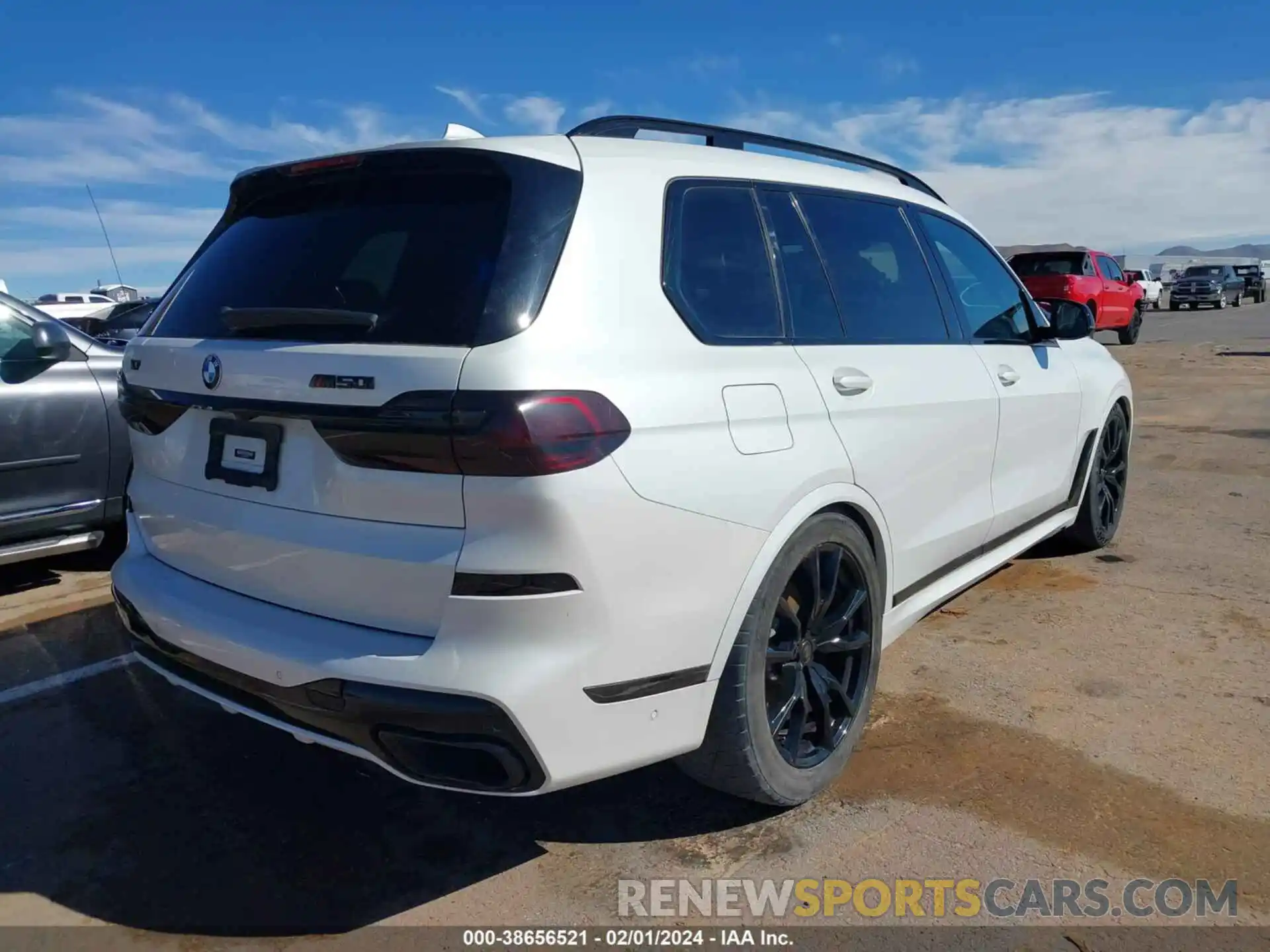 4 Photograph of a damaged car 5UXCX4C54KLS39090 BMW X7 2019