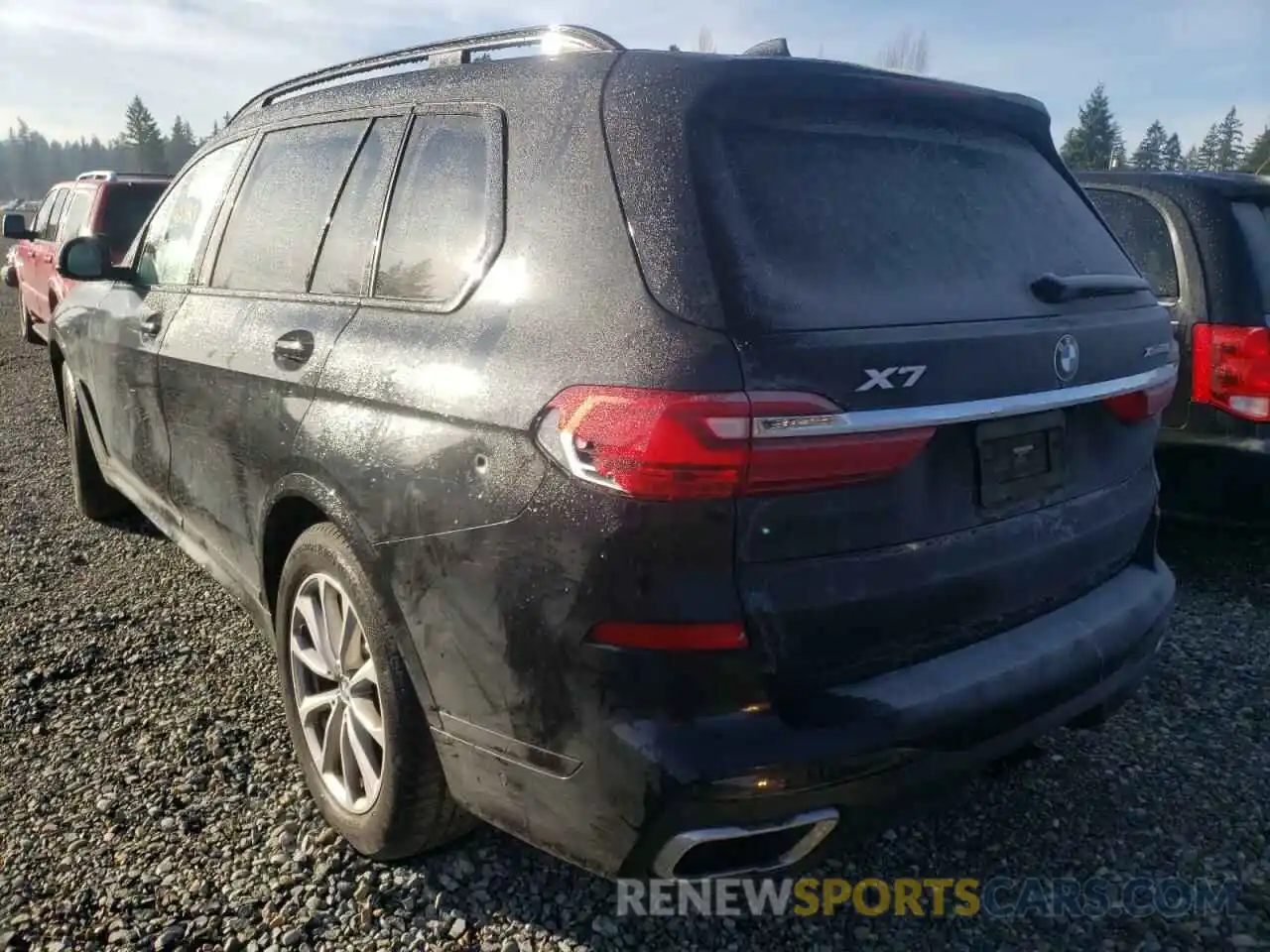 3 Photograph of a damaged car 5UXCX4C55KLS36652 BMW X7 2019