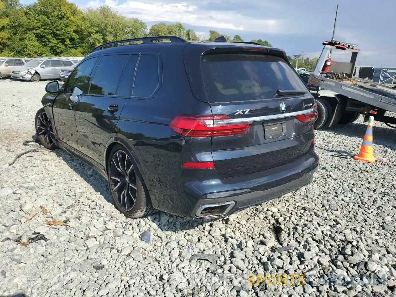 3 Photograph of a damaged car 5UXCX4C56KLS36207 BMW X7 2019