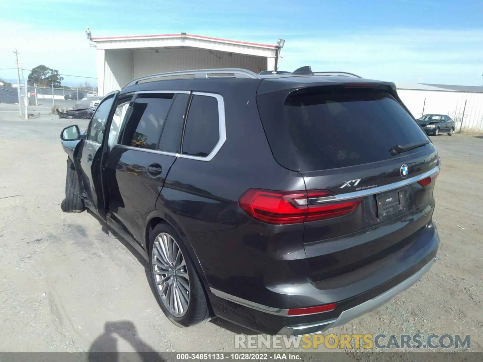 3 Photograph of a damaged car 5UXCX4C56KLS37776 BMW X7 2019