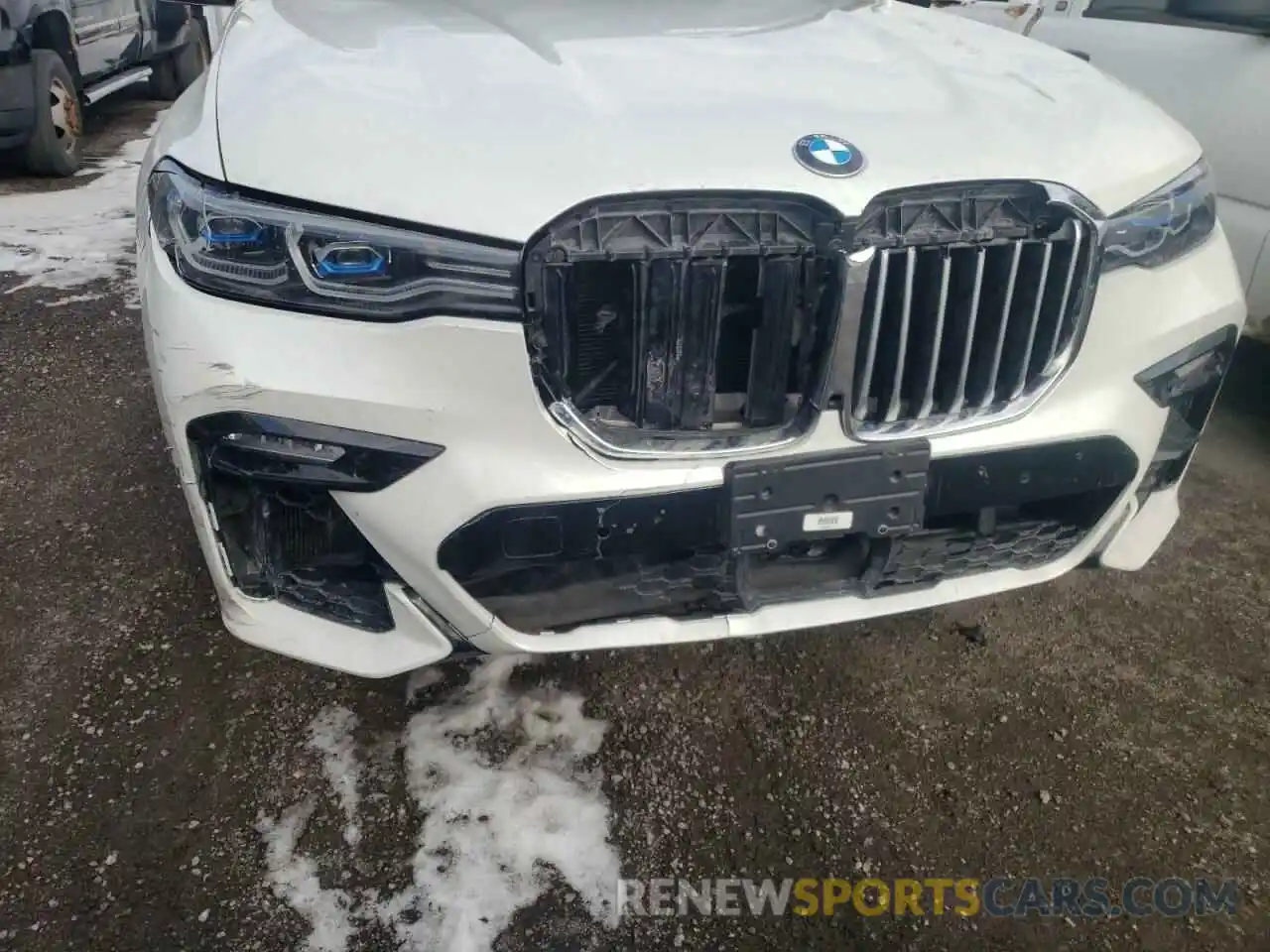 9 Photograph of a damaged car 5UXCX4C56KLS38751 BMW X7 2019