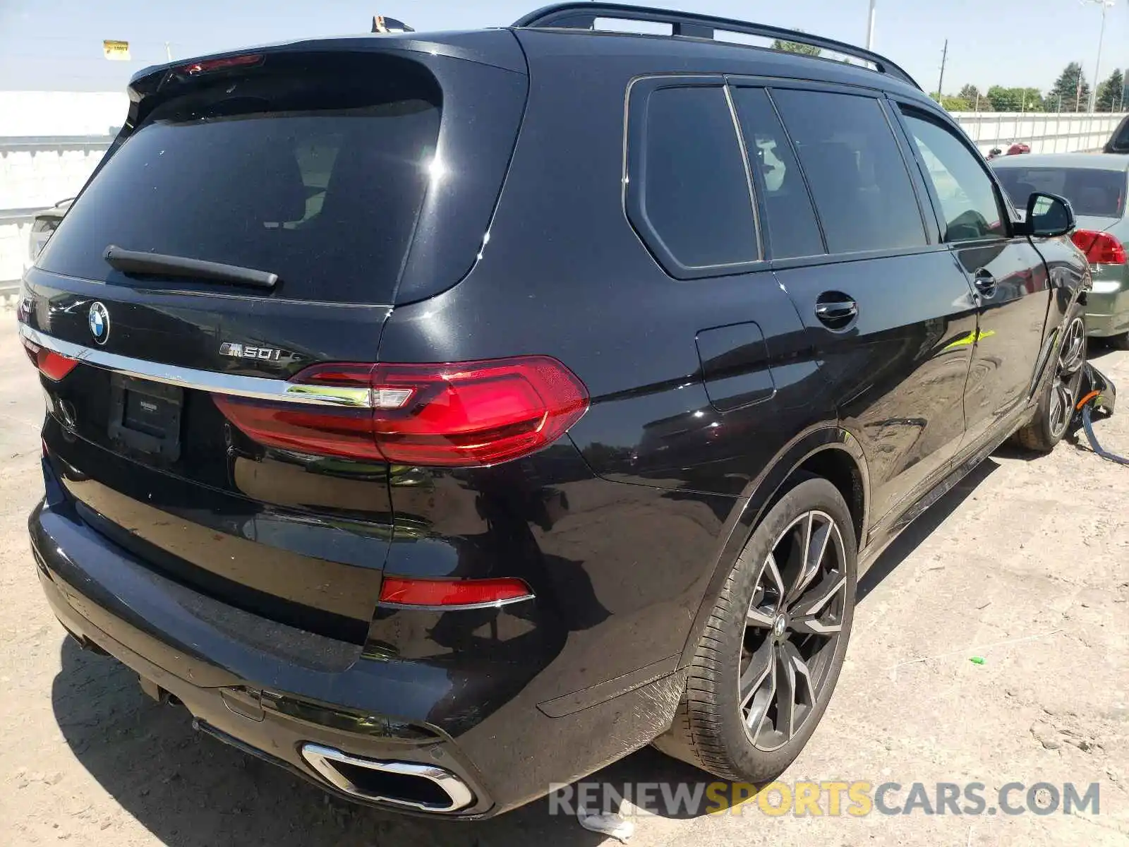 4 Photograph of a damaged car 5UXCX4C56KLS39091 BMW X7 2019