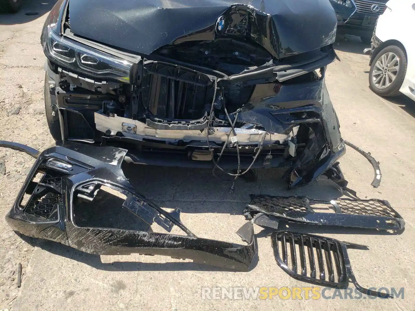 9 Photograph of a damaged car 5UXCX4C56KLS39091 BMW X7 2019