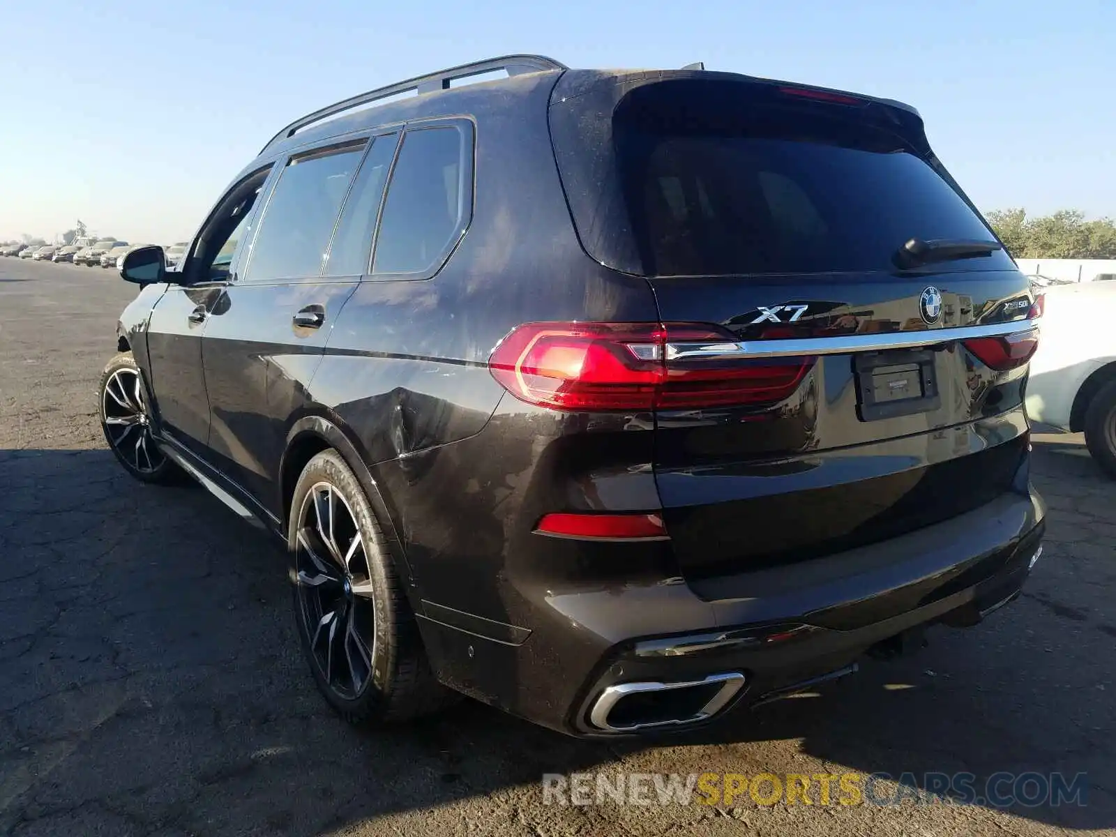 3 Photograph of a damaged car 5UXCX4C57KLS36801 BMW X7 2019