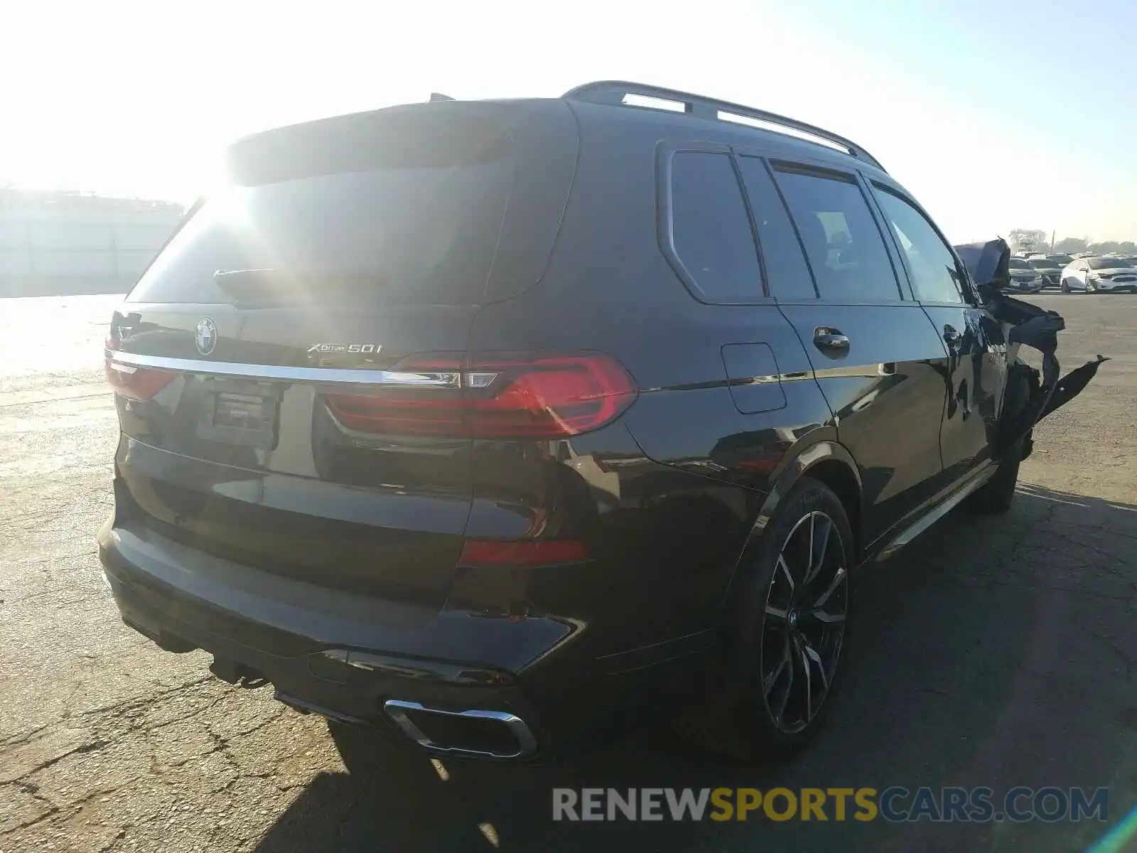 4 Photograph of a damaged car 5UXCX4C57KLS36801 BMW X7 2019