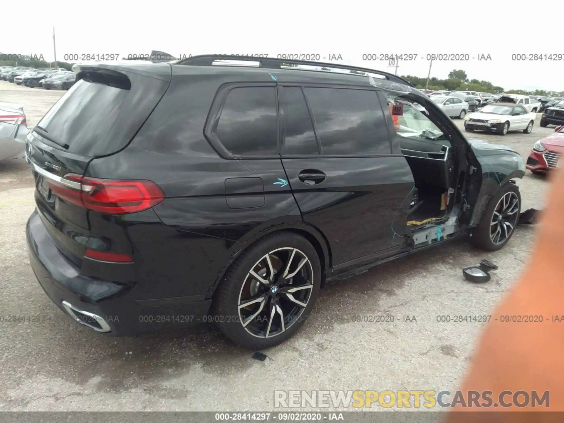 4 Фотография поврежденного автомобиля 5UXCX4C57KLS37768 BMW X7 2019