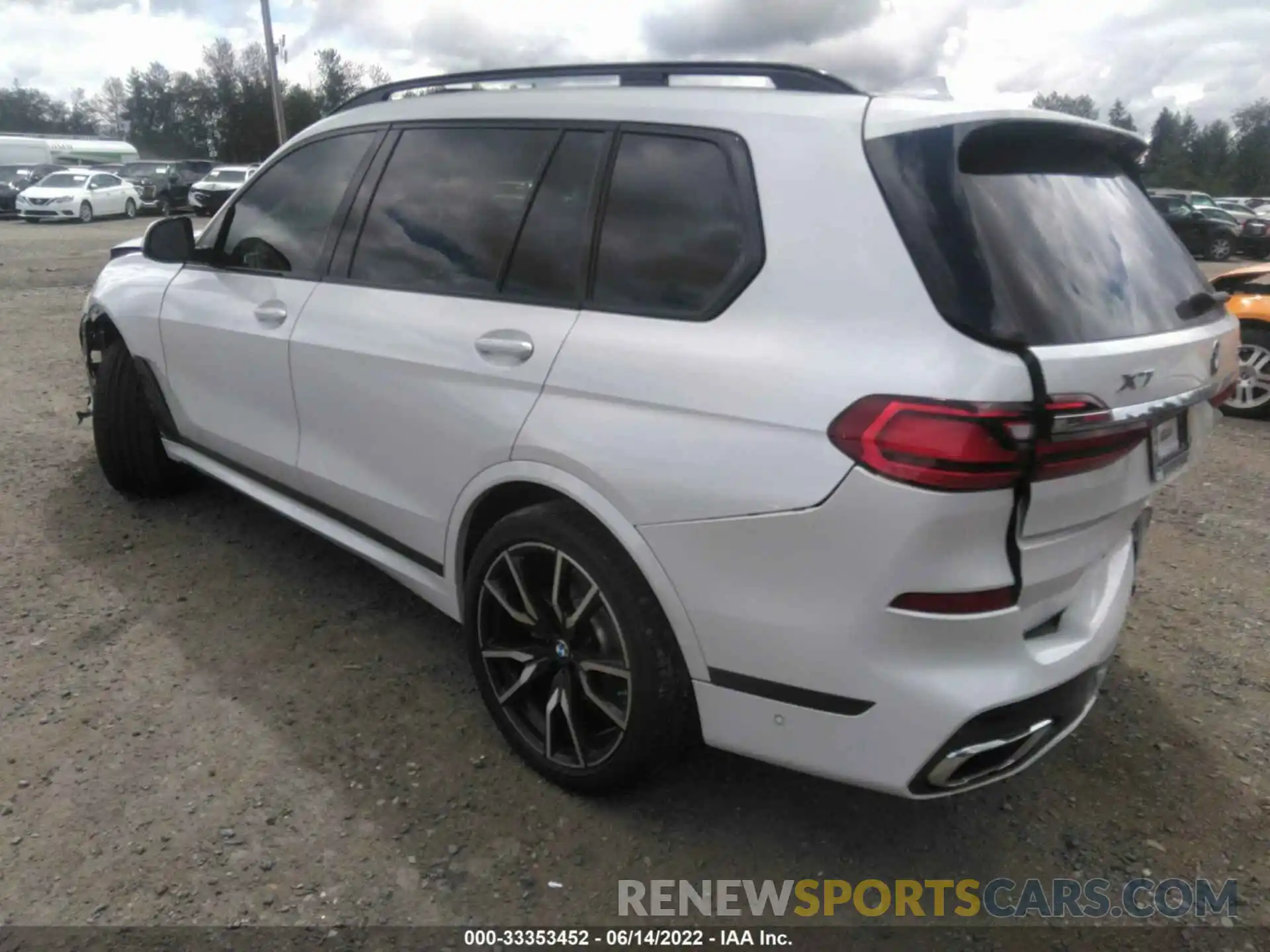 3 Фотография поврежденного автомобиля 5UXCX4C57KLS38094 BMW X7 2019