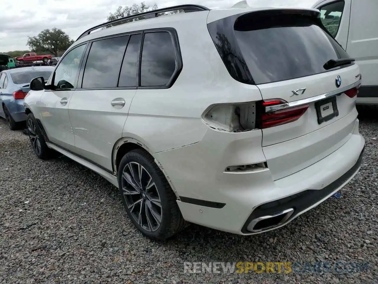 2 Photograph of a damaged car 5UXCX4C57KLS38158 BMW X7 2019