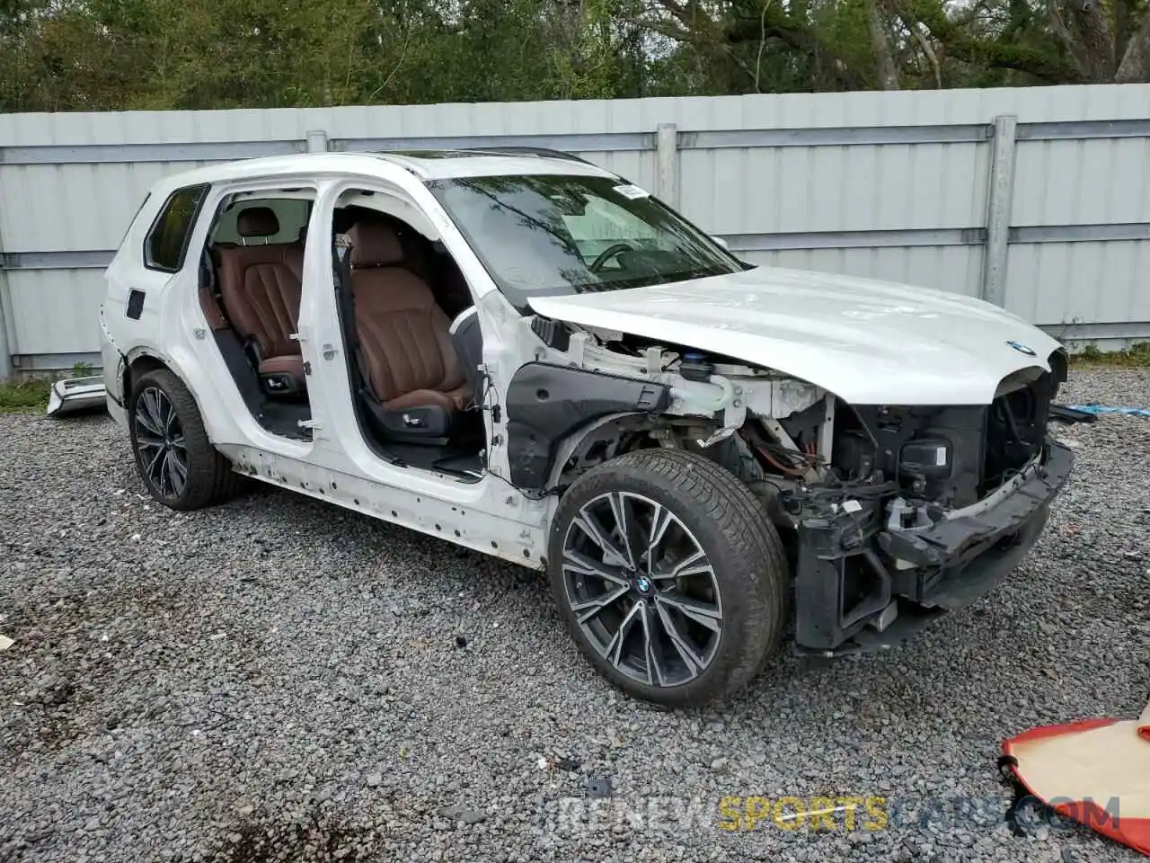 4 Photograph of a damaged car 5UXCX4C57KLS38158 BMW X7 2019