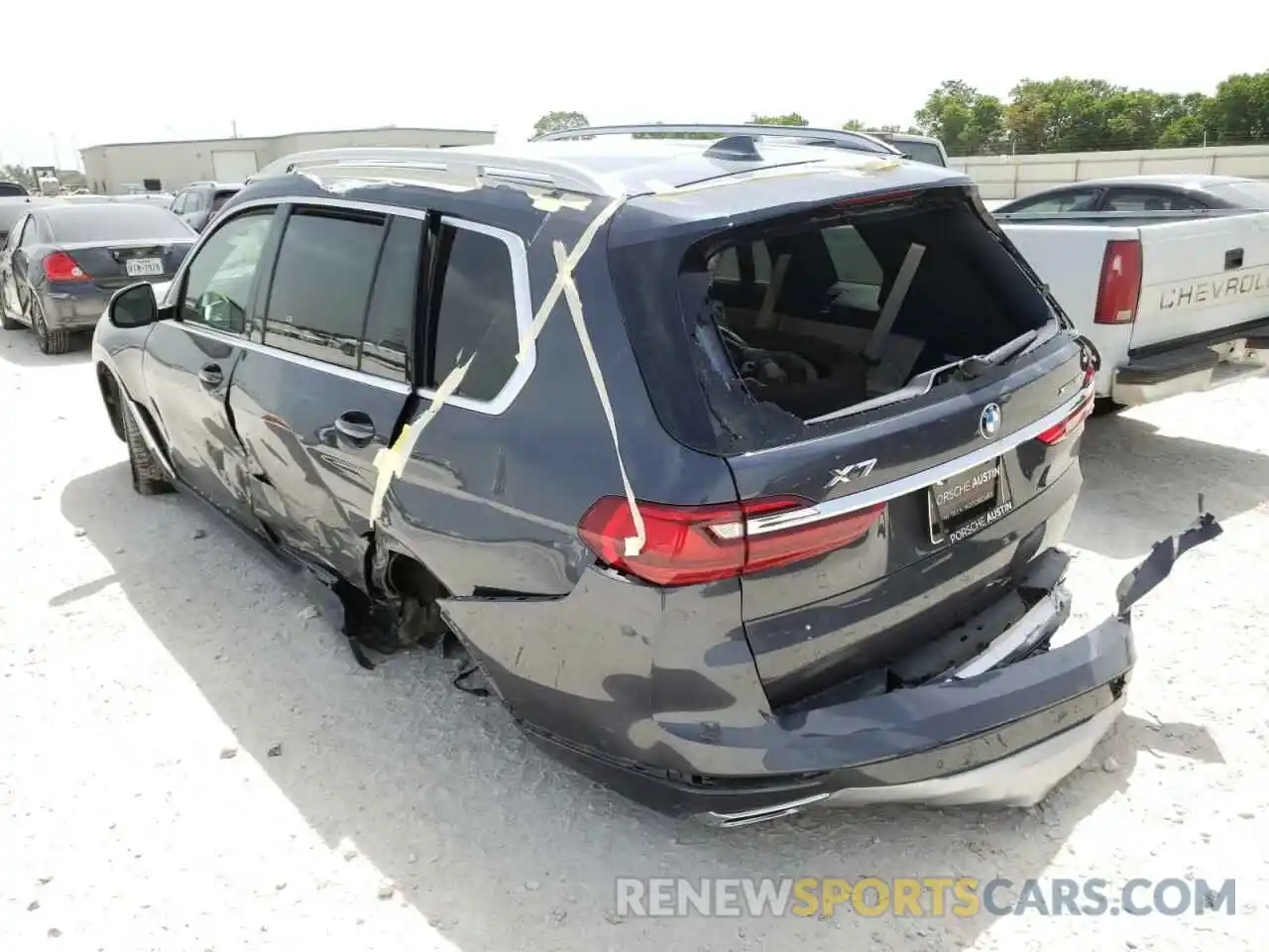 3 Photograph of a damaged car 5UXCX4C58KLB39920 BMW X7 2019