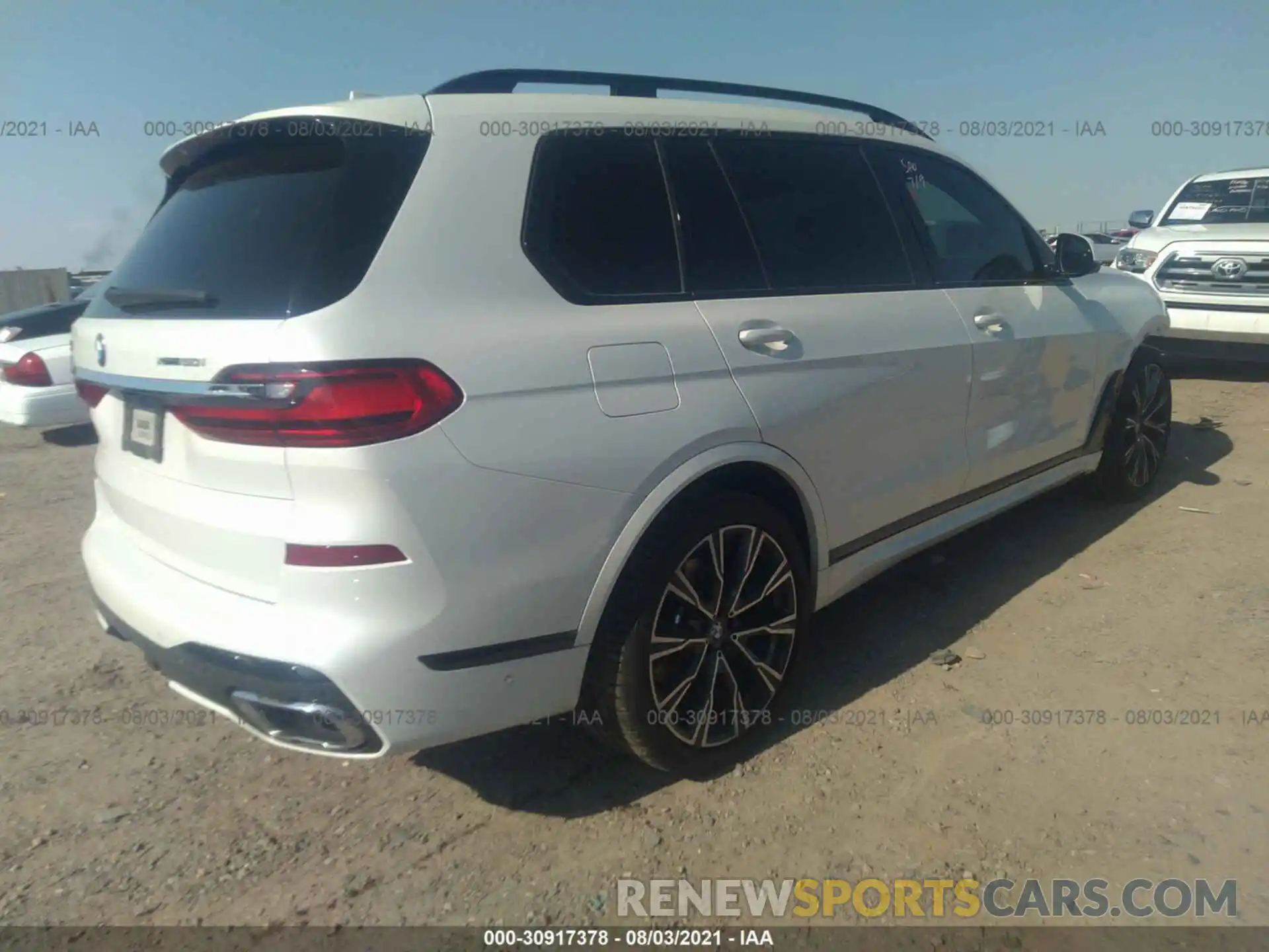 4 Photograph of a damaged car 5UXCX4C58KLS38041 BMW X7 2019