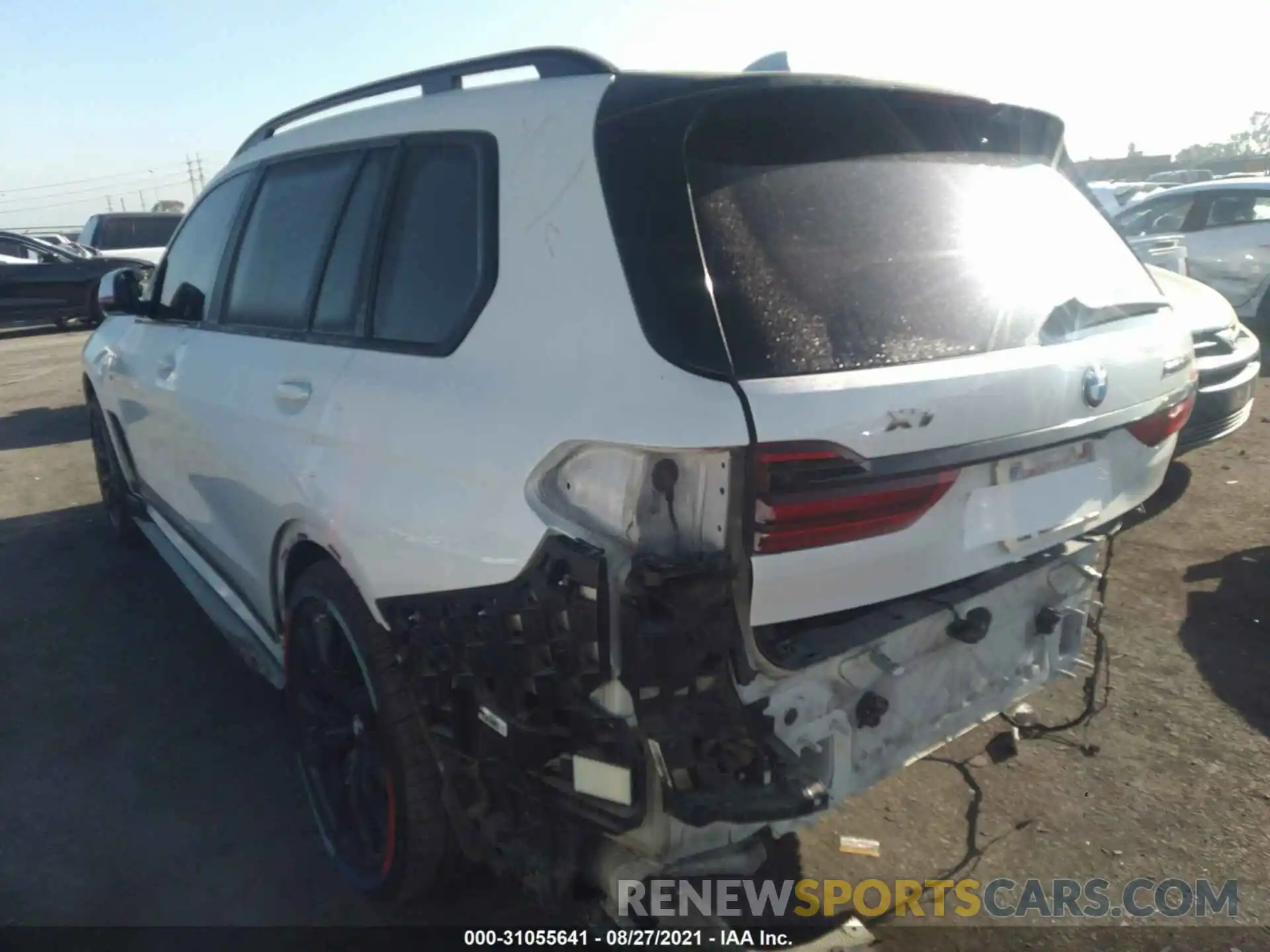 3 Photograph of a damaged car 5UXCX4C58KLS38475 BMW X7 2019