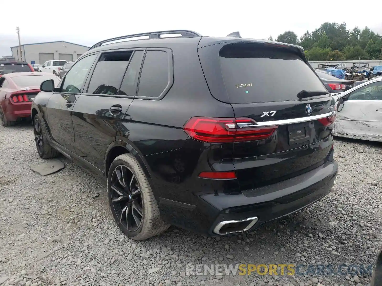 3 Photograph of a damaged car 5UXCX4C58KLS38508 BMW X7 2019