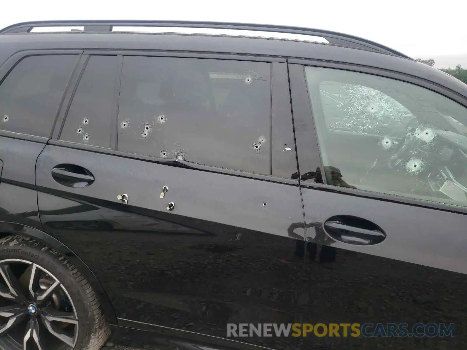 9 Photograph of a damaged car 5UXCX4C58KLS38508 BMW X7 2019