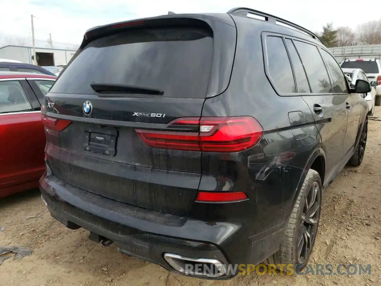 4 Photograph of a damaged car 5UXCX4C59KLS36704 BMW X7 2019