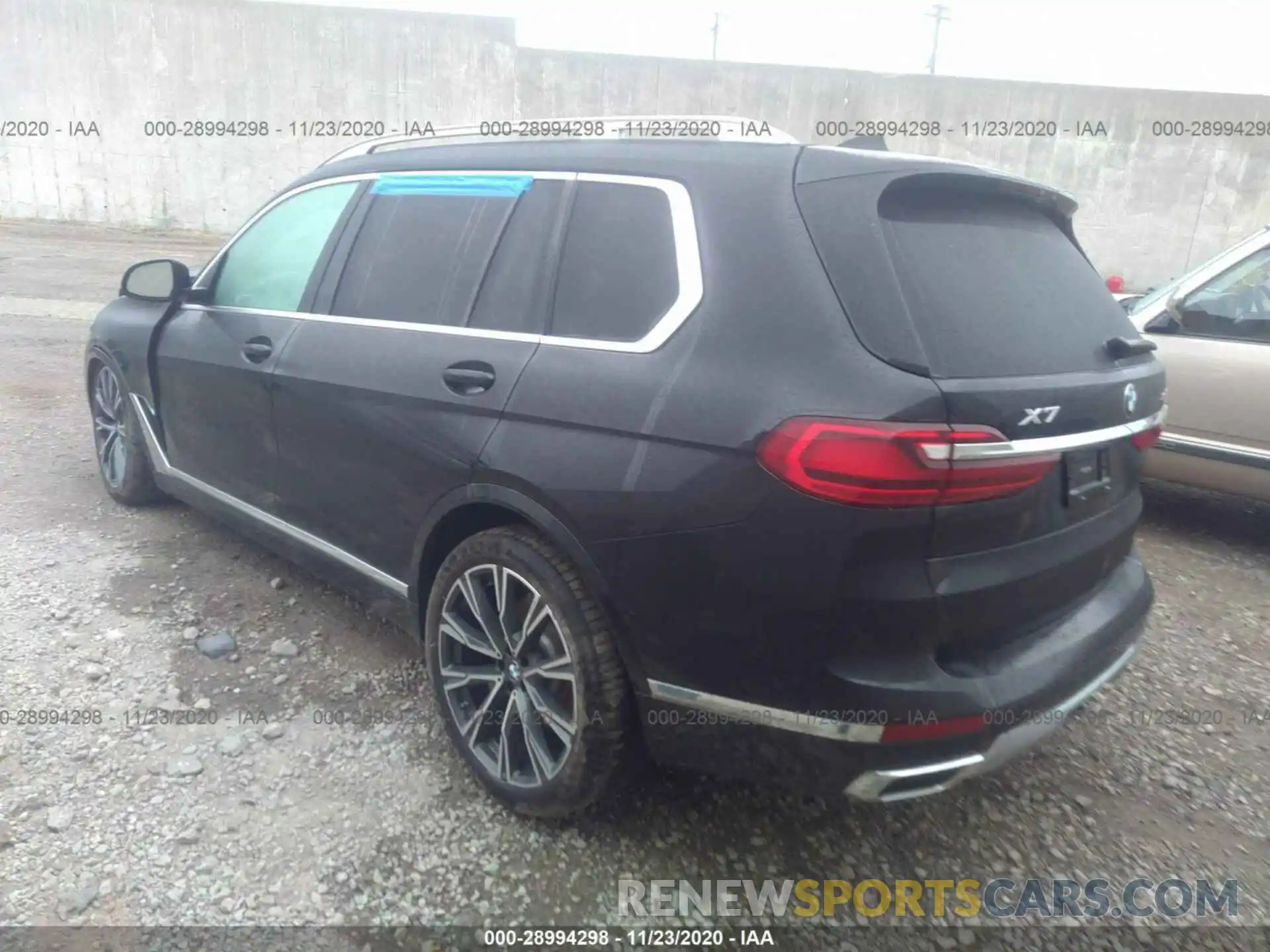 3 Photograph of a damaged car 5UXCX4C59KLS36914 BMW X7 2019