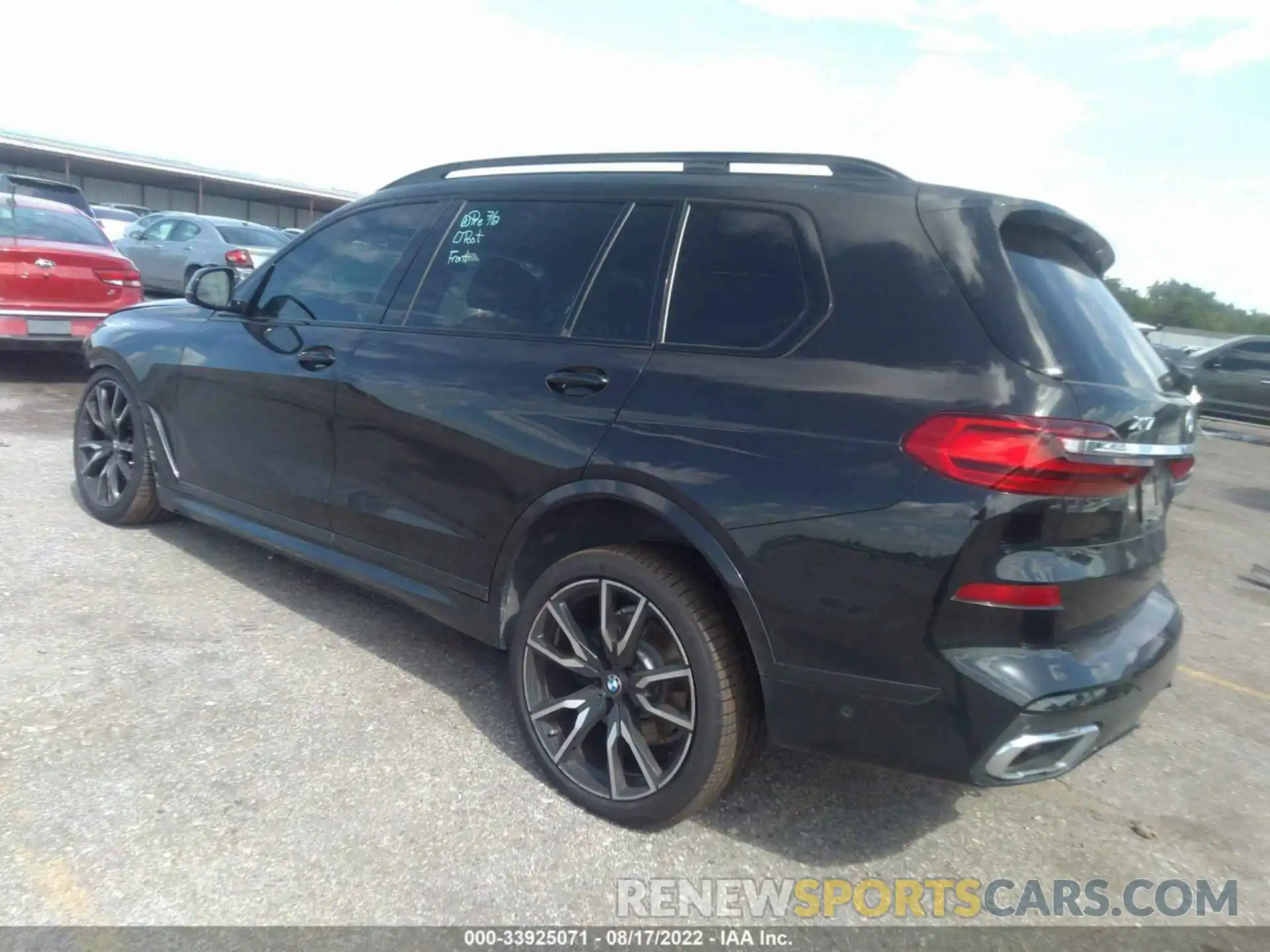 3 Photograph of a damaged car 5UXCX4C59KLS37416 BMW X7 2019