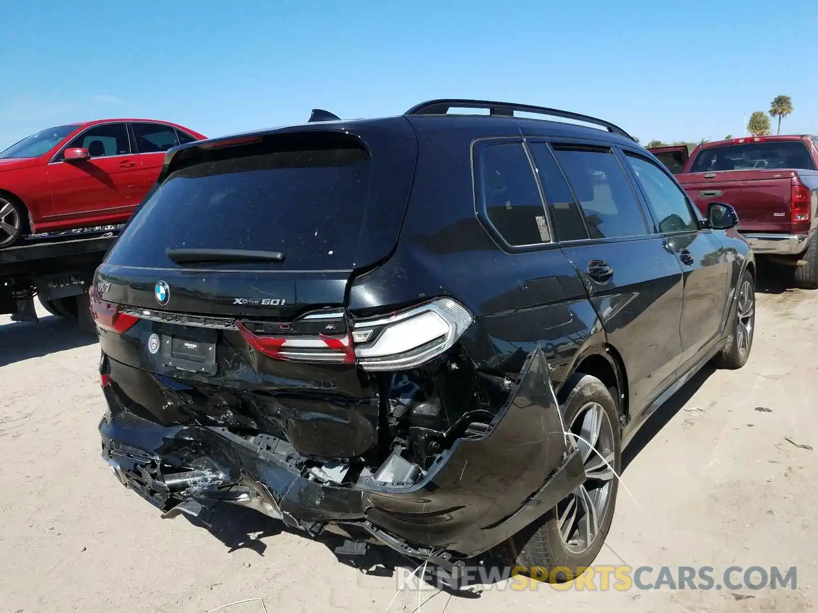 4 Photograph of a damaged car 5UXCX4C59KLS37772 BMW X7 2019