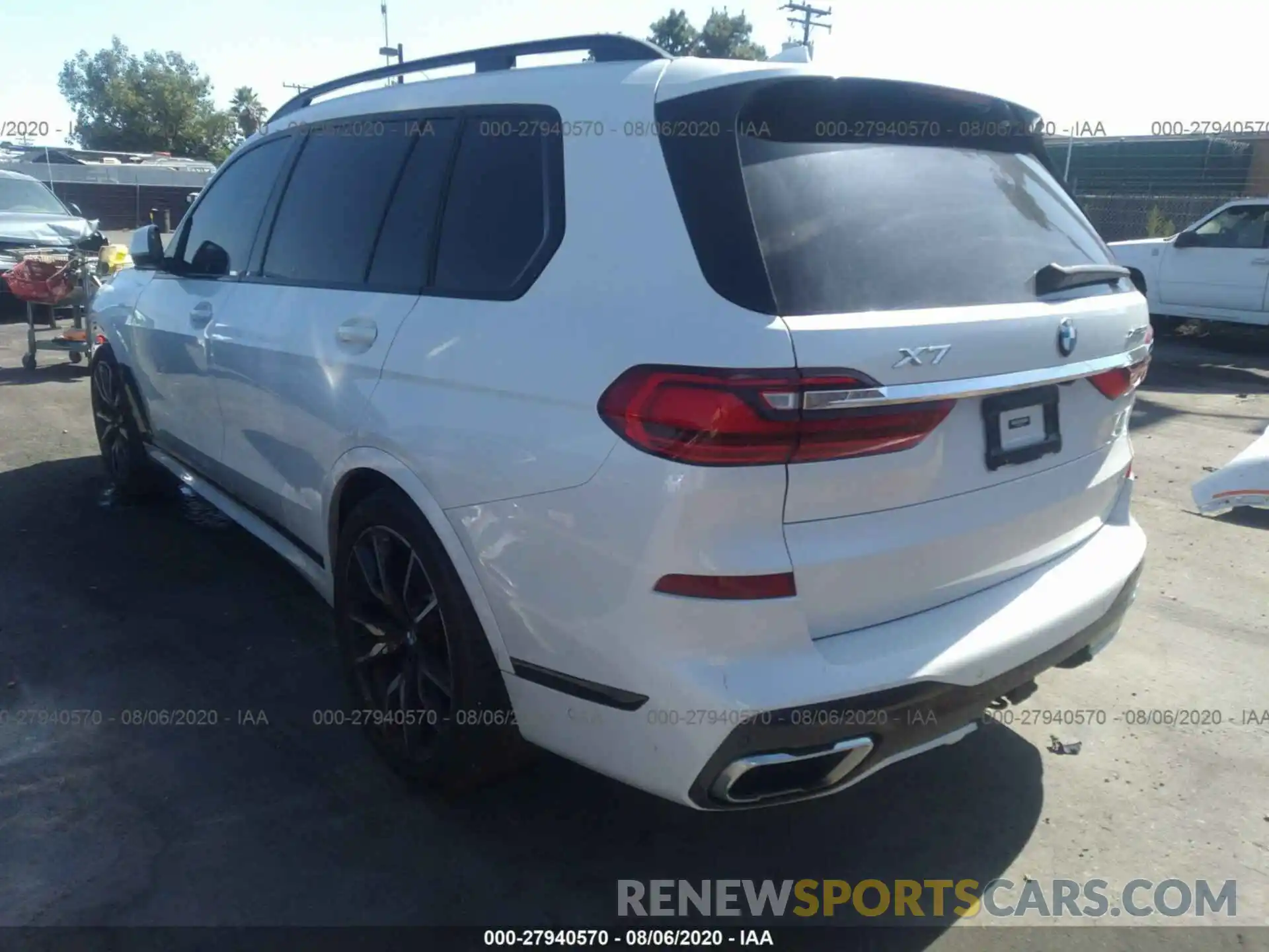 3 Photograph of a damaged car 5UXCX4C5XKLB40017 BMW X7 2019