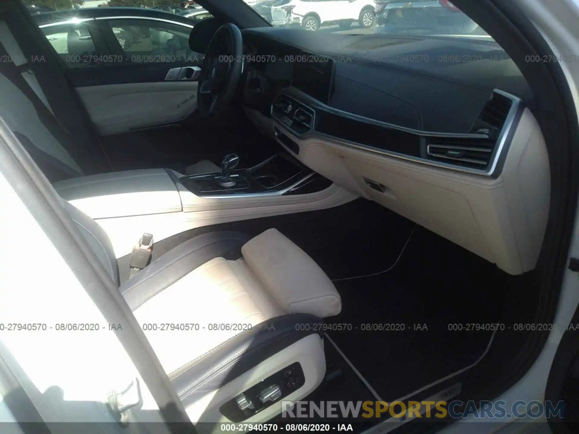 5 Photograph of a damaged car 5UXCX4C5XKLB40017 BMW X7 2019