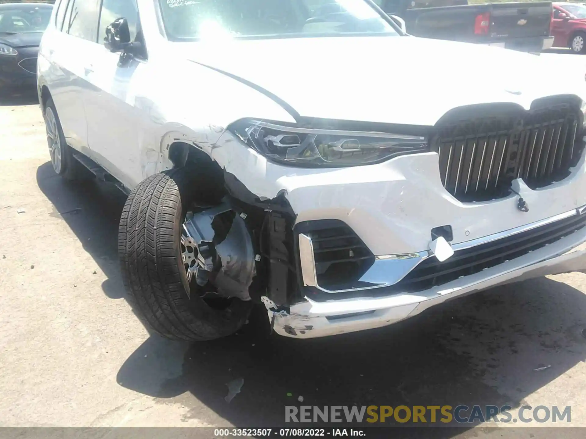 6 Photograph of a damaged car 5UXCW2C00L9B23348 BMW X7 2020