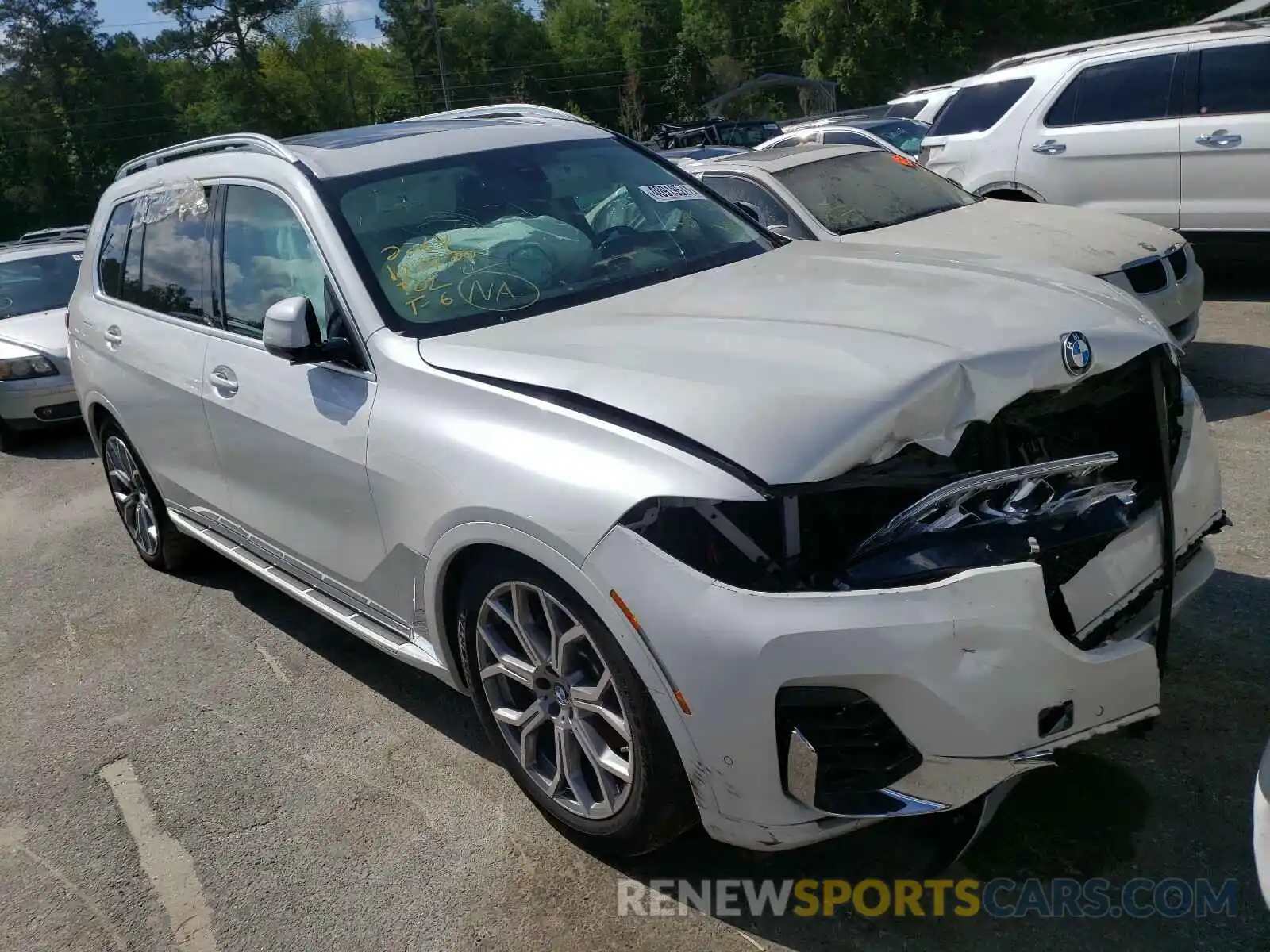 1 Photograph of a damaged car 5UXCW2C00L9C24907 BMW X7 2020