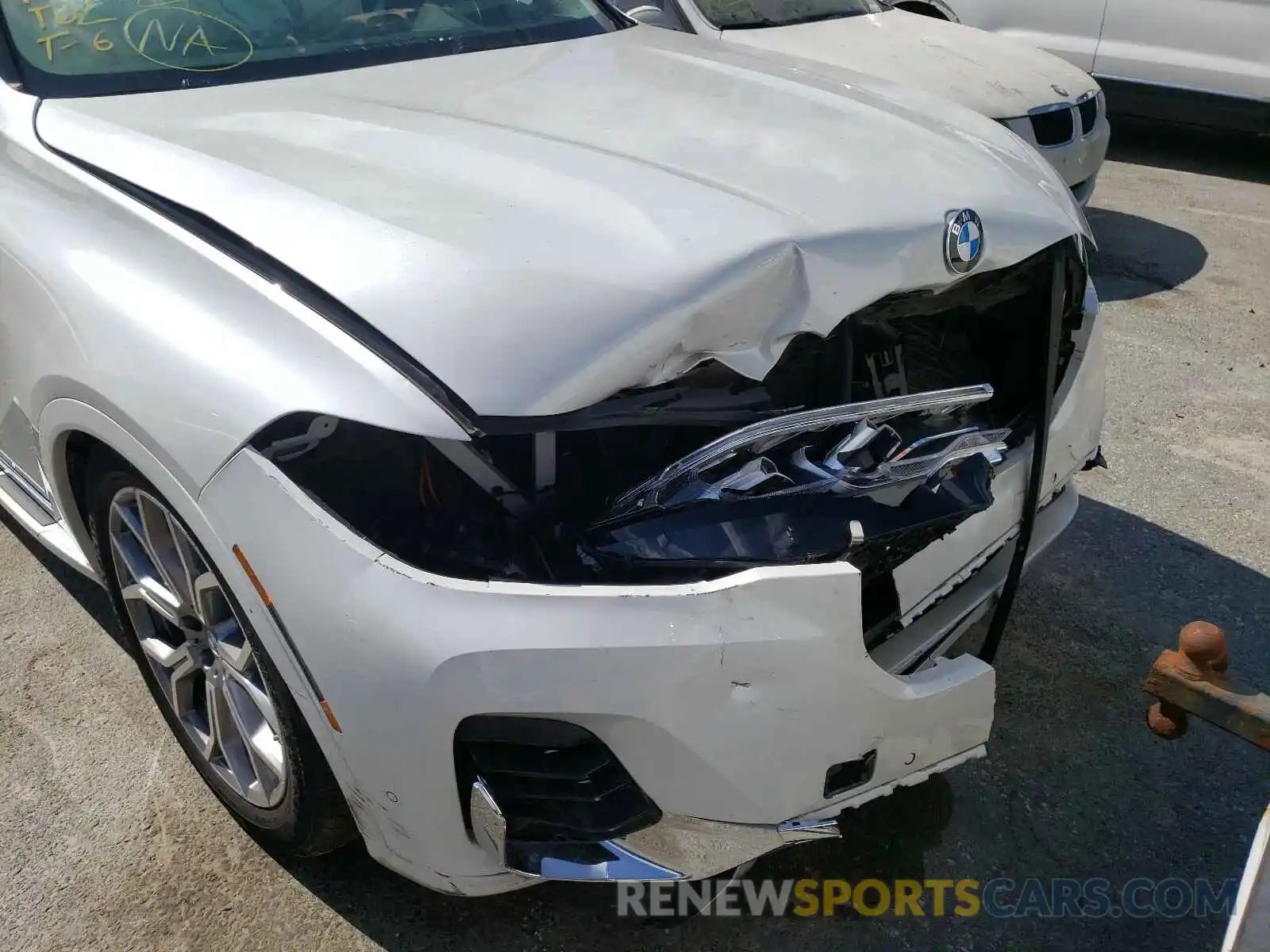 9 Photograph of a damaged car 5UXCW2C00L9C24907 BMW X7 2020