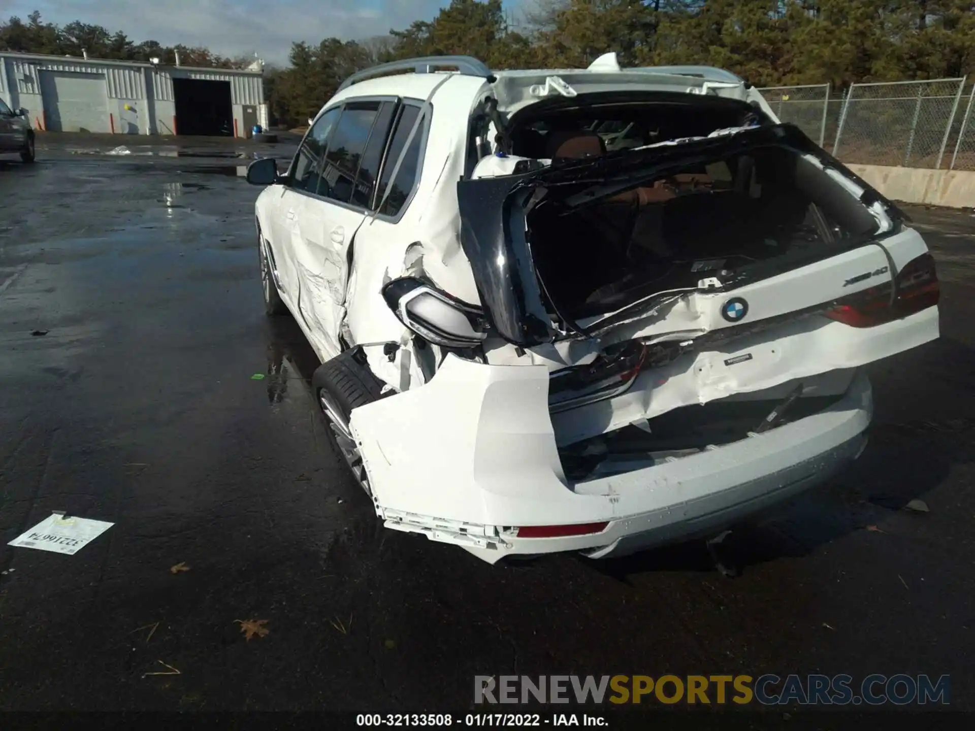 6 Photograph of a damaged car 5UXCW2C00L9C46762 BMW X7 2020