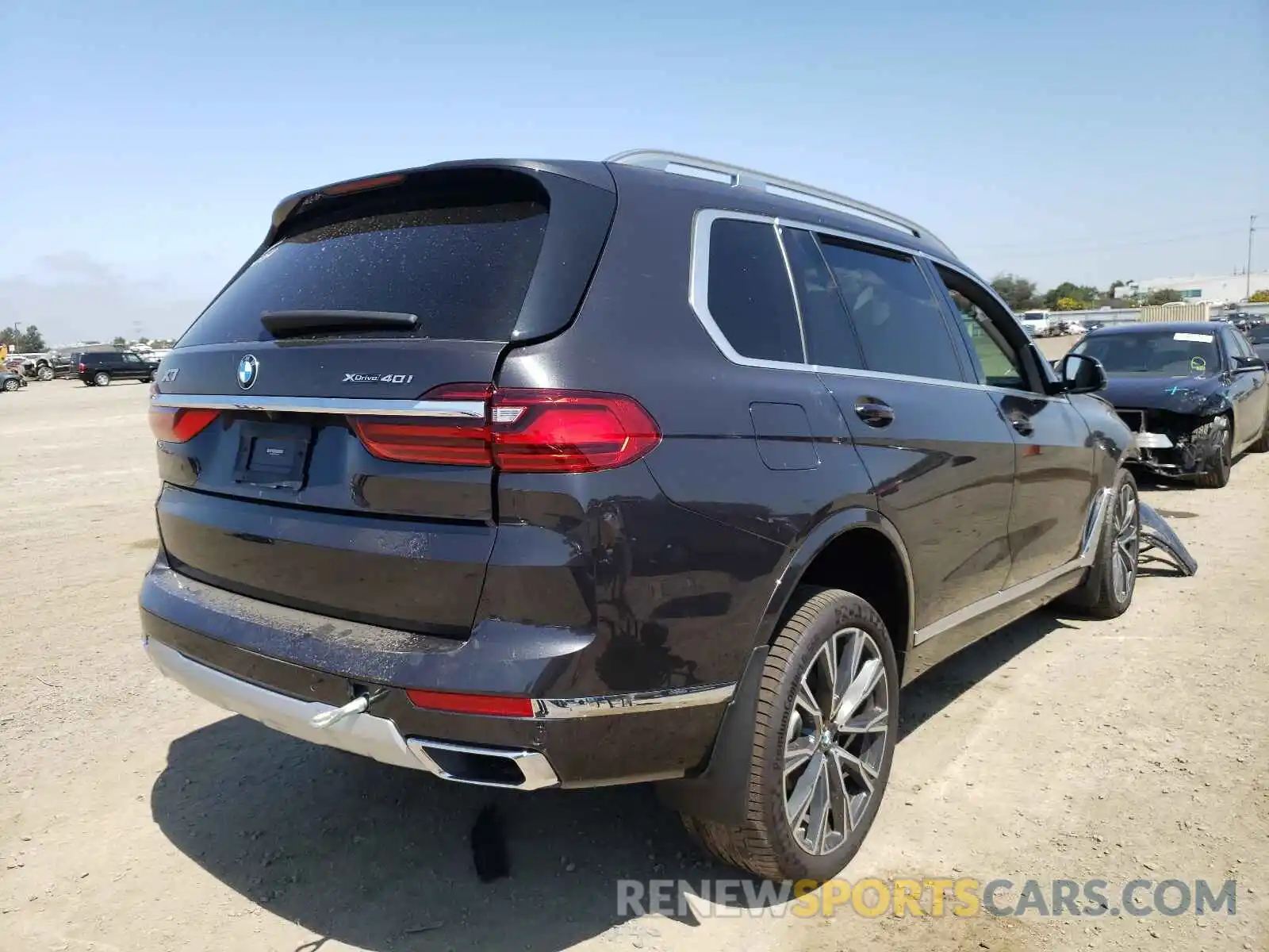 4 Photograph of a damaged car 5UXCW2C01L9C00342 BMW X7 2020