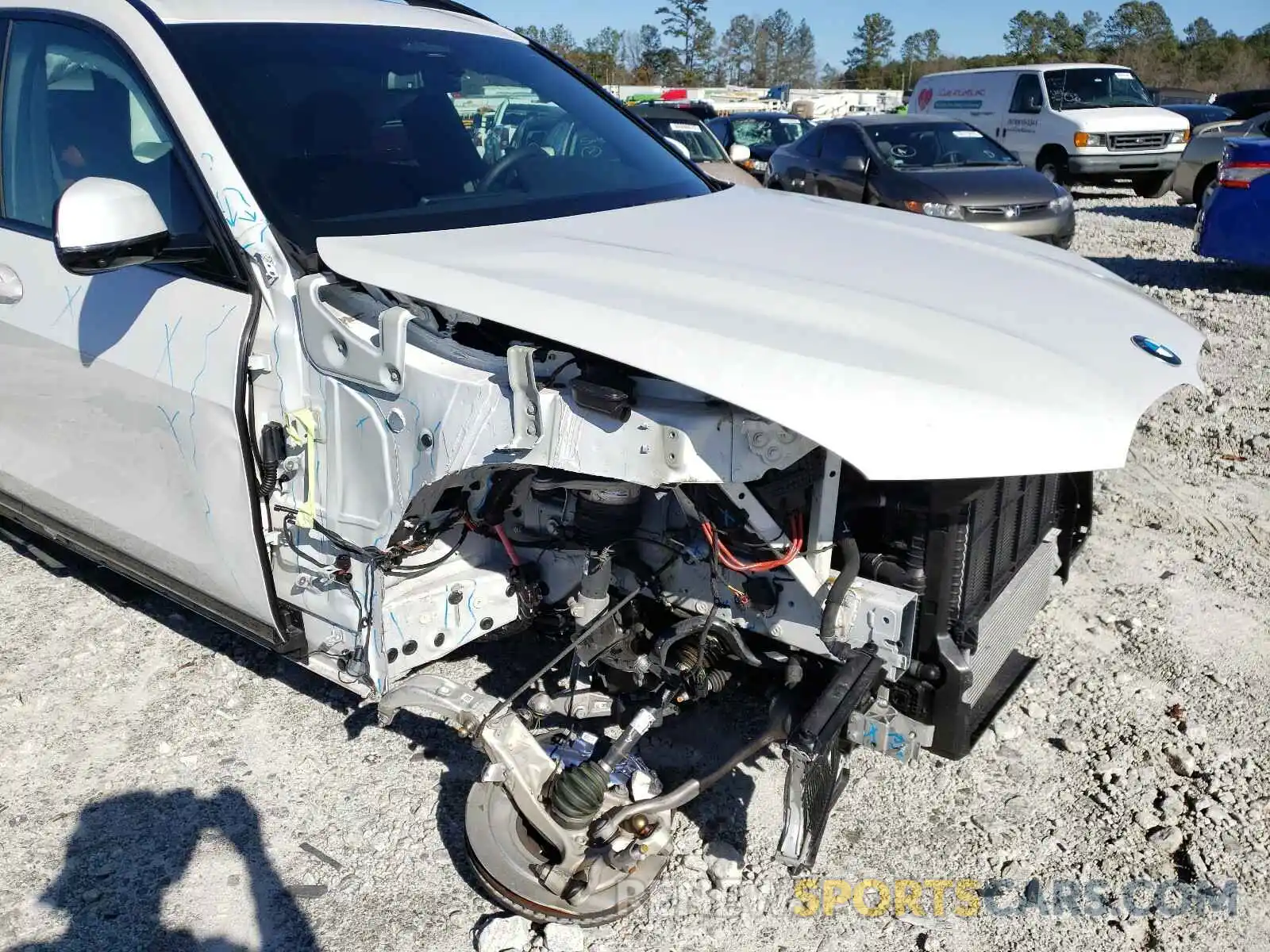9 Photograph of a damaged car 5UXCW2C01L9C14712 BMW X7 2020