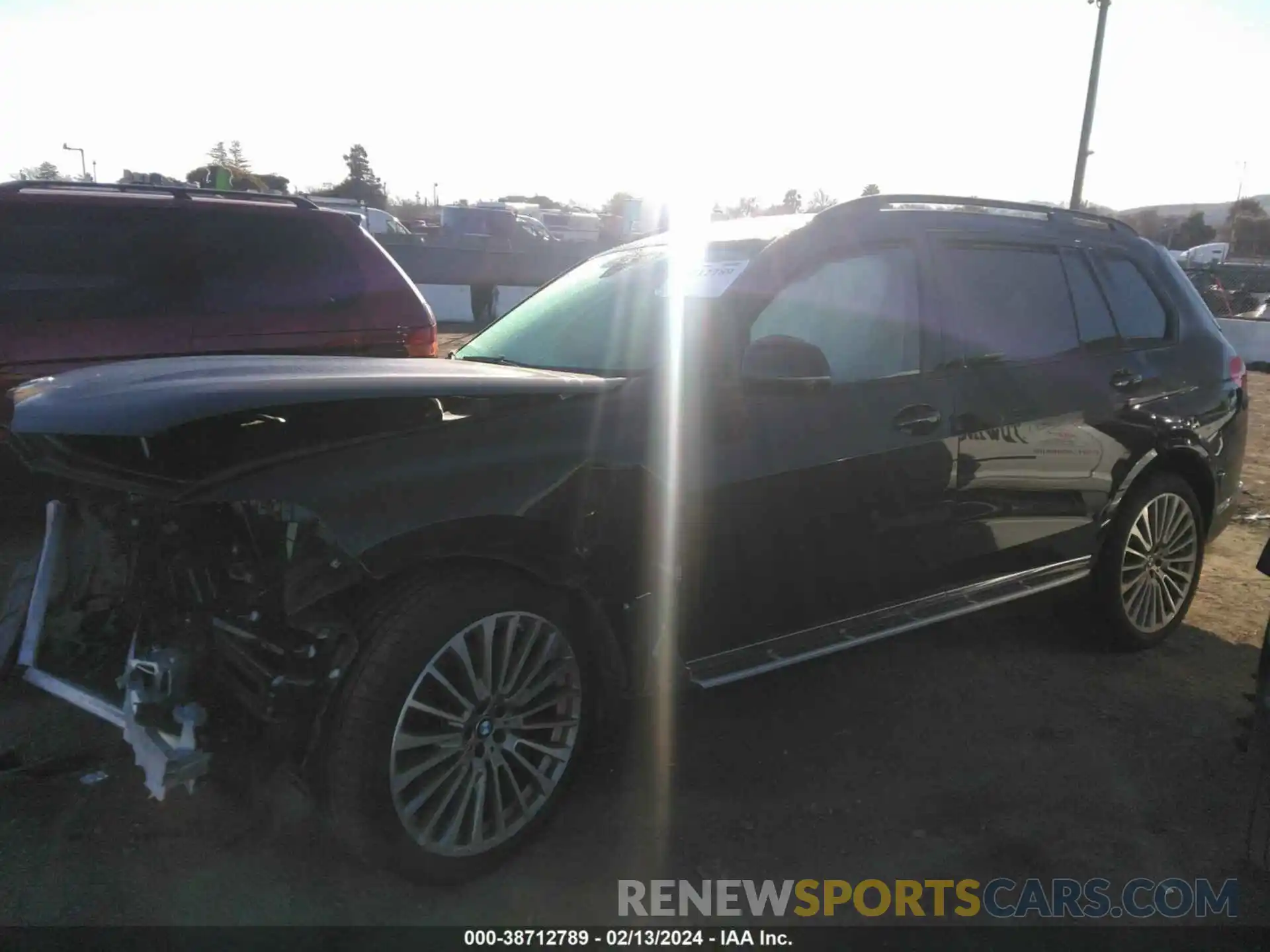 14 Photograph of a damaged car 5UXCW2C01L9C64039 BMW X7 2020