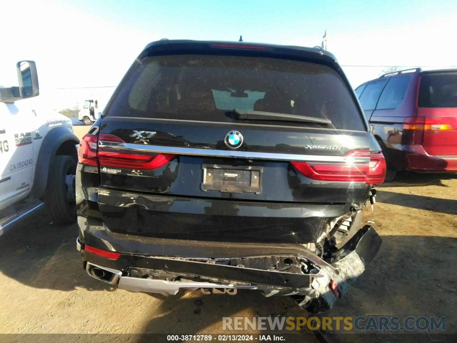 16 Photograph of a damaged car 5UXCW2C01L9C64039 BMW X7 2020