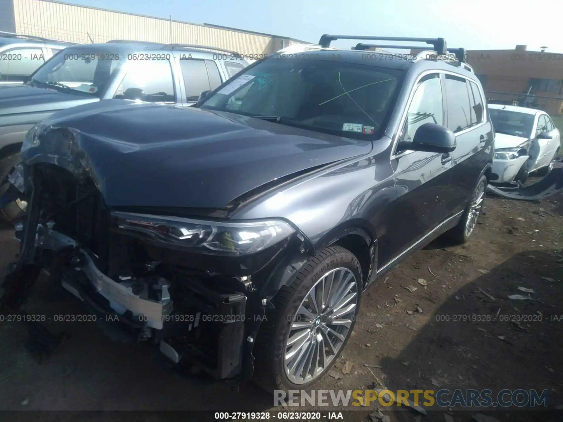 2 Photograph of a damaged car 5UXCW2C02L0E74783 BMW X7 2020