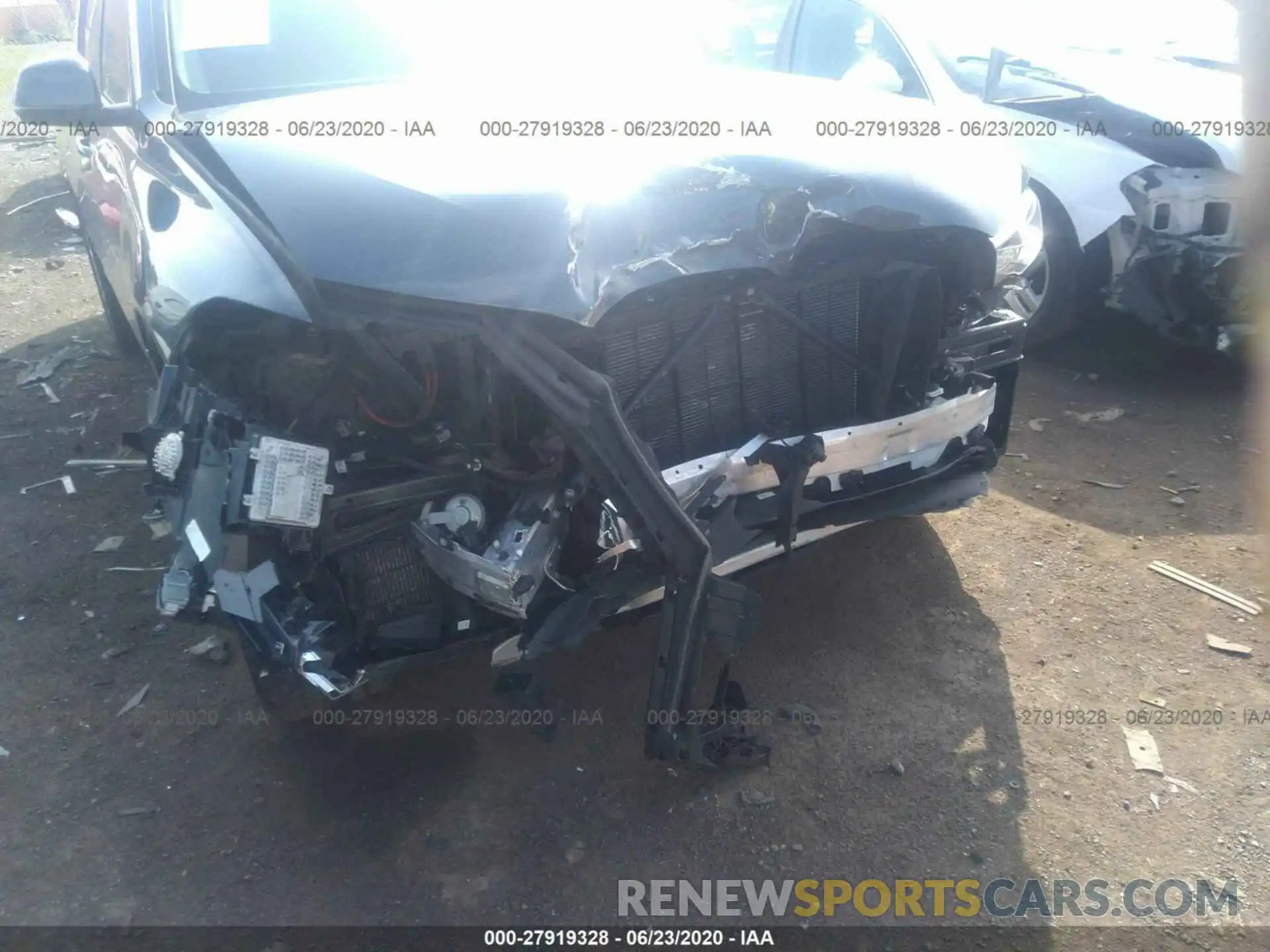 6 Photograph of a damaged car 5UXCW2C02L0E74783 BMW X7 2020