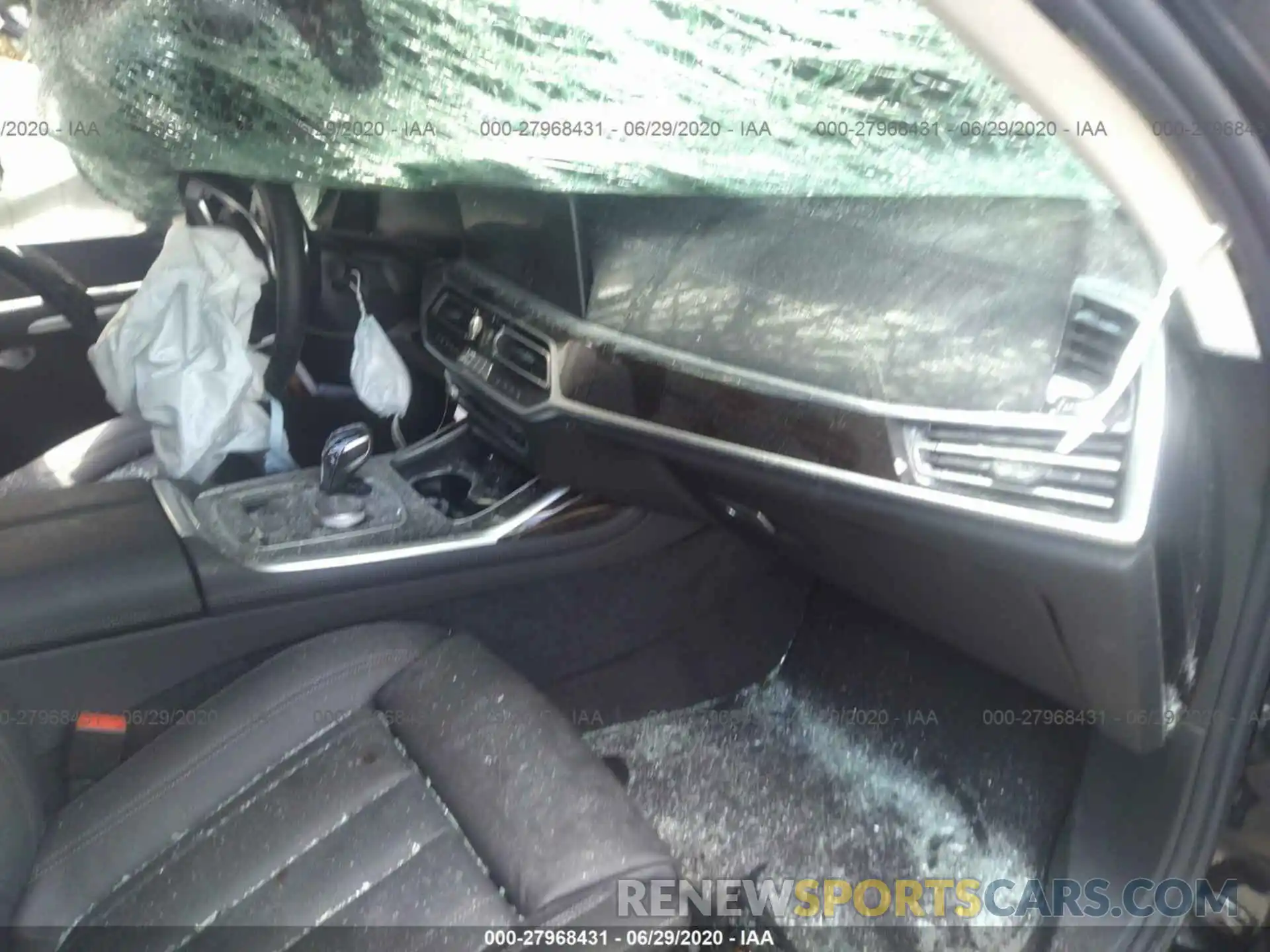 5 Photograph of a damaged car 5UXCW2C02L9A02837 BMW X7 2020