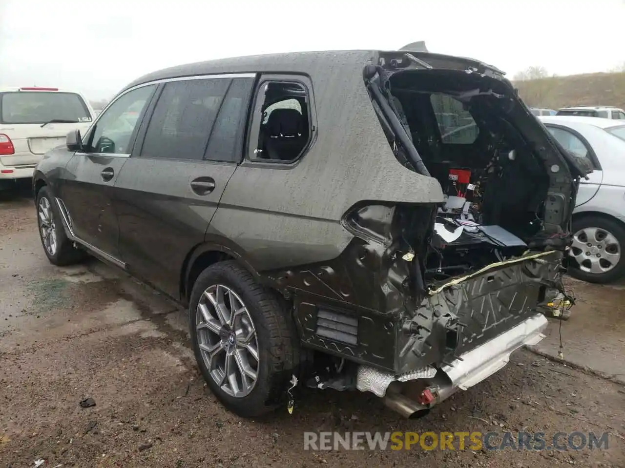 3 Photograph of a damaged car 5UXCW2C02L9B07250 BMW X7 2020