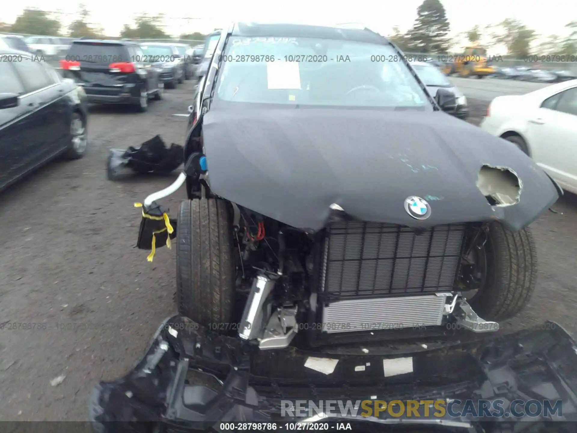 6 Photograph of a damaged car 5UXCW2C02L9B55945 BMW X7 2020