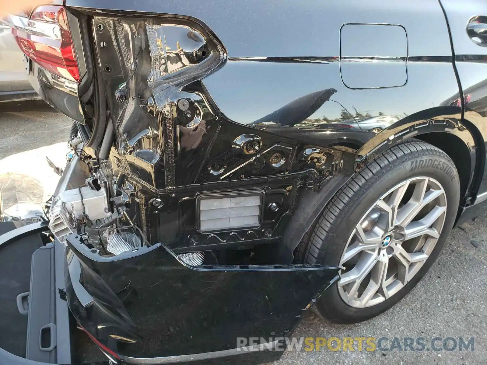 9 Photograph of a damaged car 5UXCW2C02L9C05646 BMW X7 2020