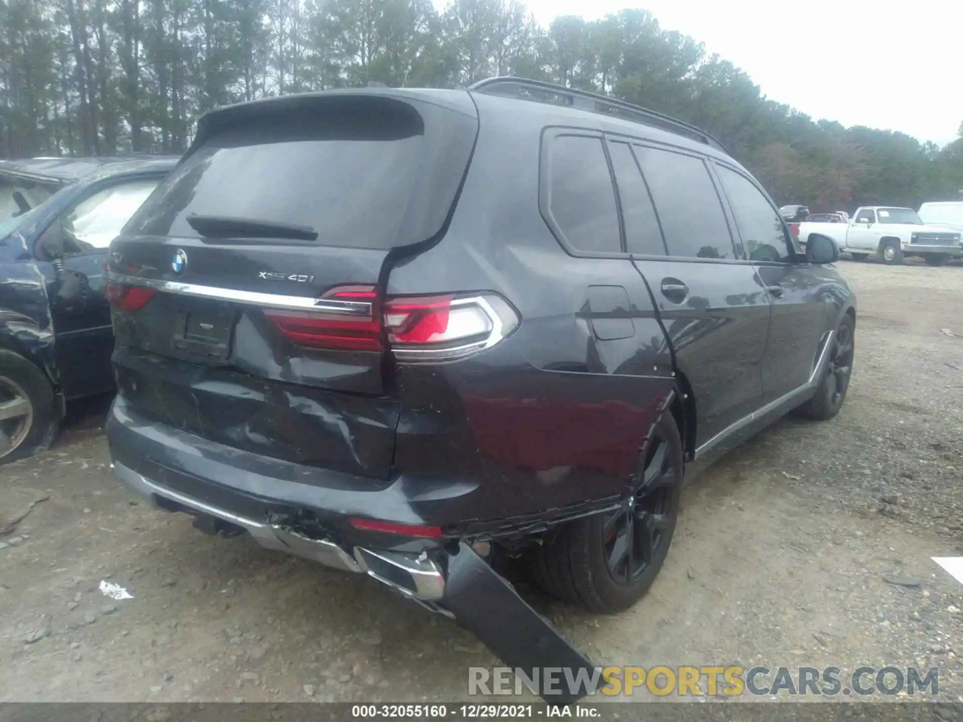 4 Photograph of a damaged car 5UXCW2C02L9C34595 BMW X7 2020