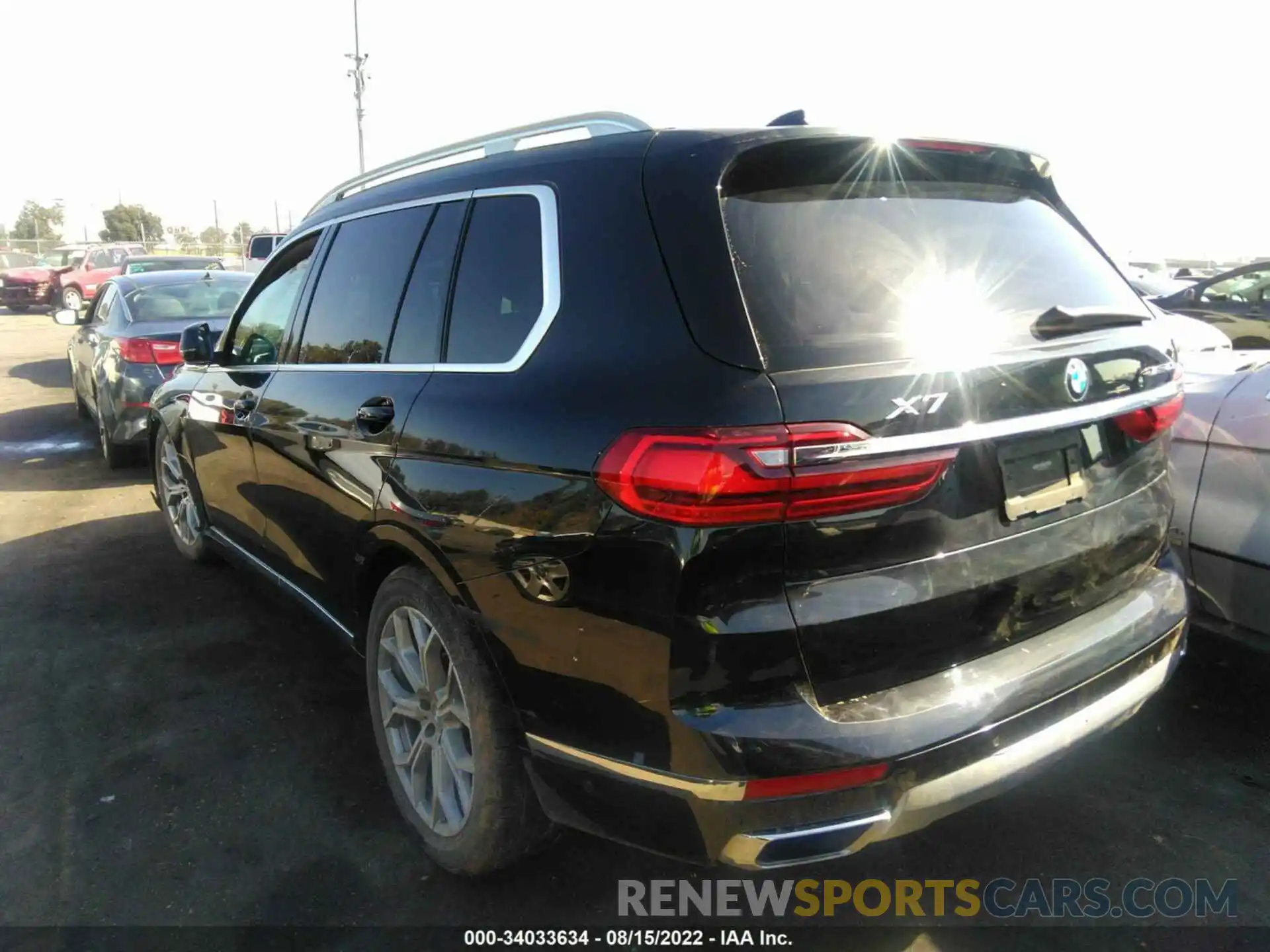 3 Photograph of a damaged car 5UXCW2C03L0E74484 BMW X7 2020