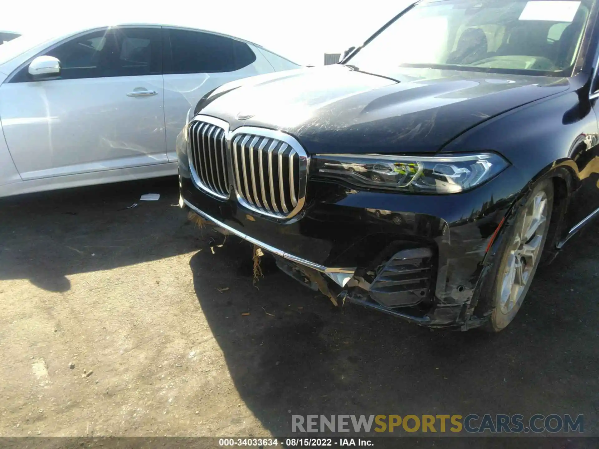 6 Photograph of a damaged car 5UXCW2C03L0E74484 BMW X7 2020