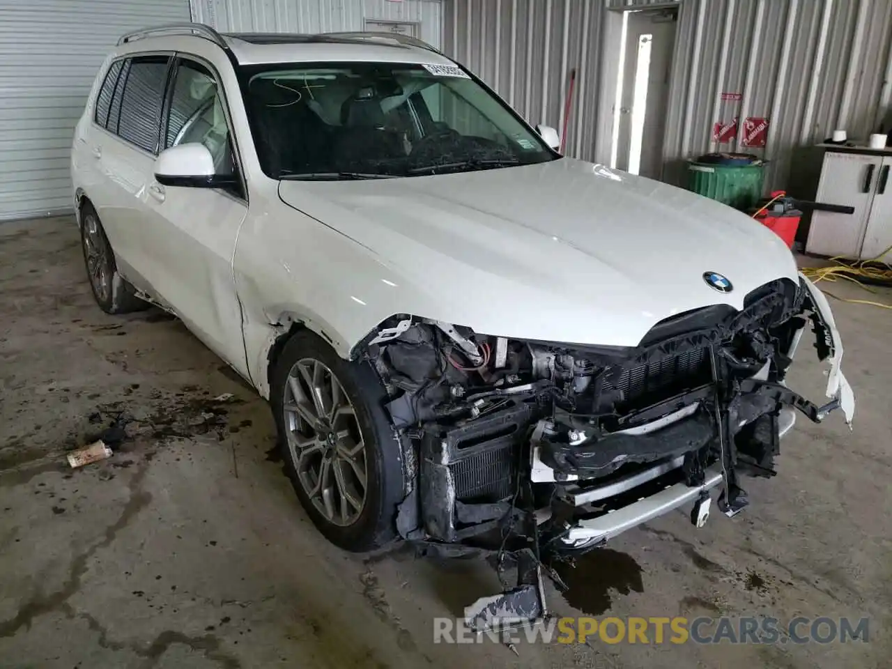 1 Photograph of a damaged car 5UXCW2C03L9A00059 BMW X7 2020