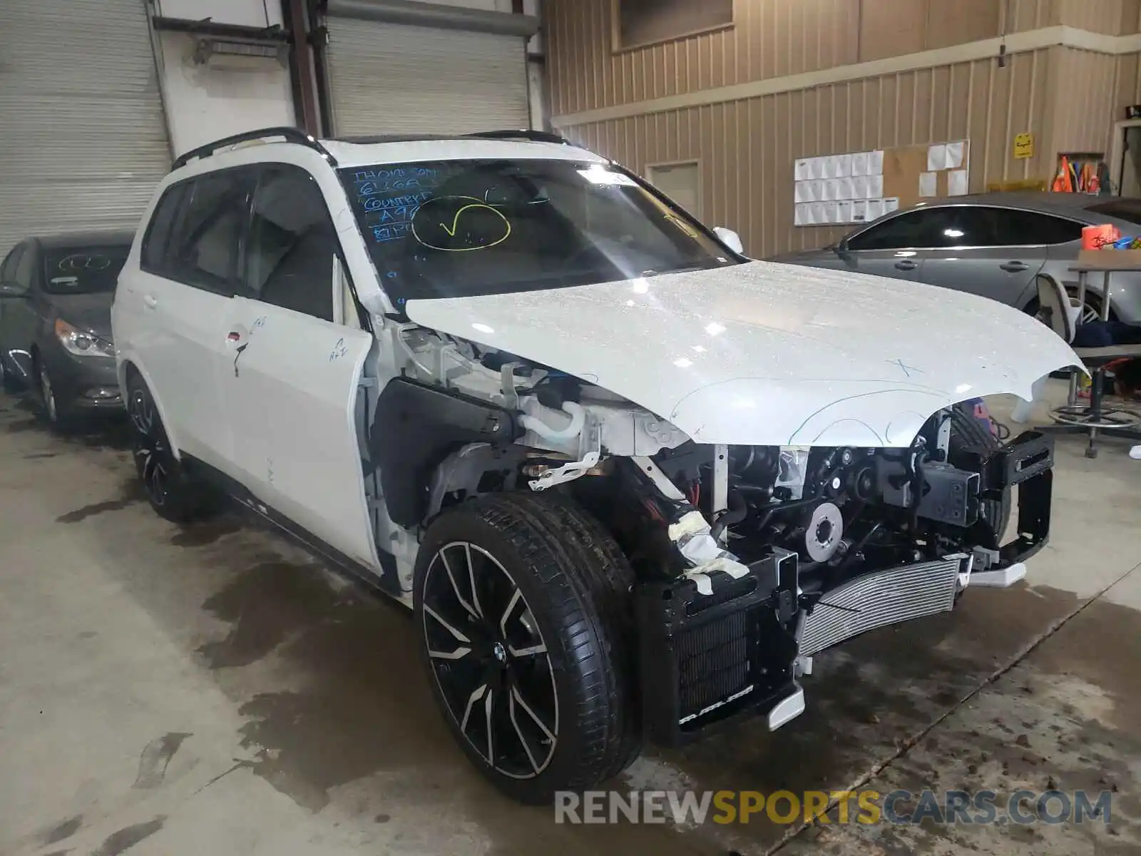 1 Фотография поврежденного автомобиля 5UXCW2C03L9A02801 BMW X7 2020