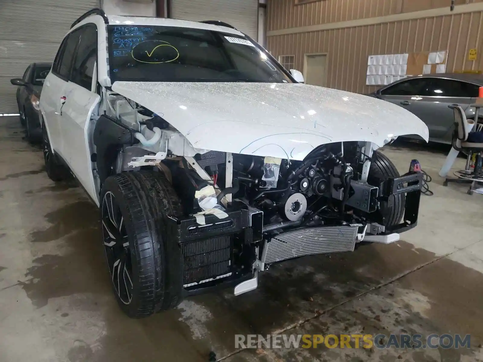 9 Photograph of a damaged car 5UXCW2C03L9A02801 BMW X7 2020