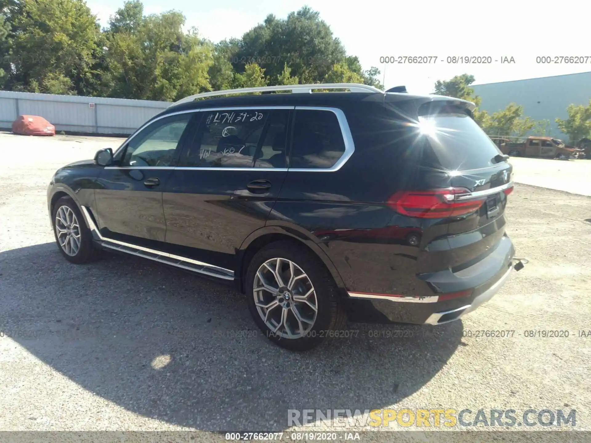 3 Photograph of a damaged car 5UXCW2C03L9B02607 BMW X7 2020