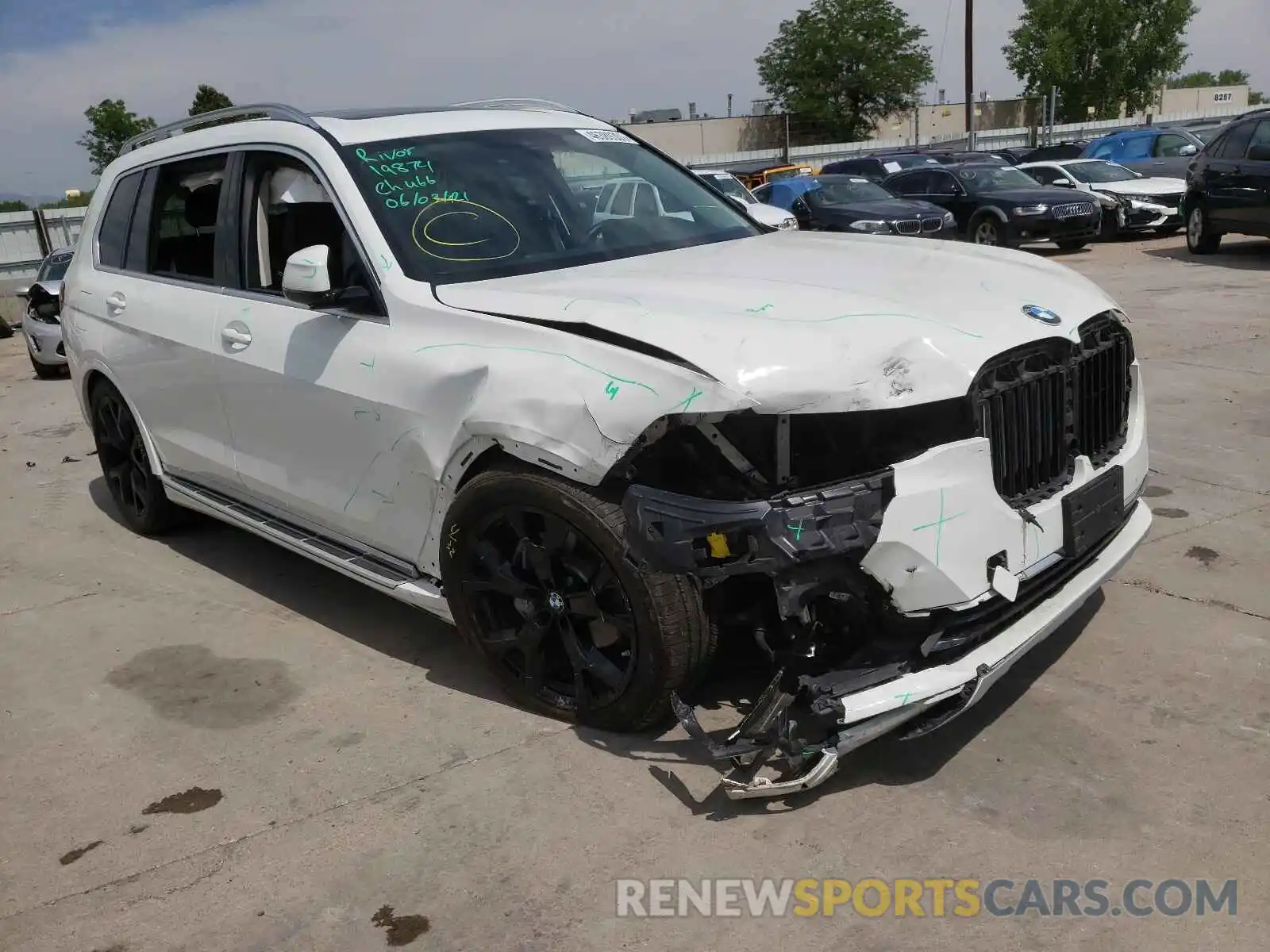 1 Photograph of a damaged car 5UXCW2C03L9B14207 BMW X7 2020