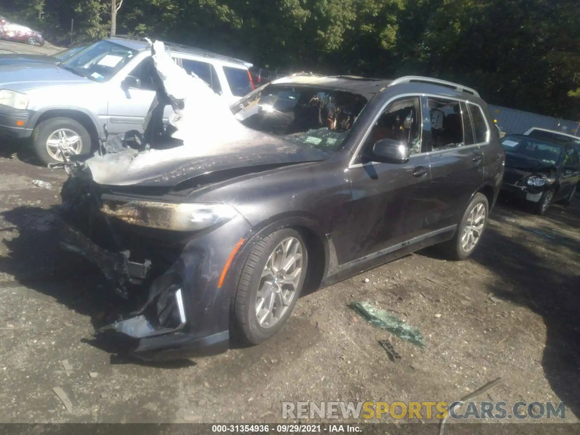 2 Photograph of a damaged car 5UXCW2C03L9B86492 BMW X7 2020