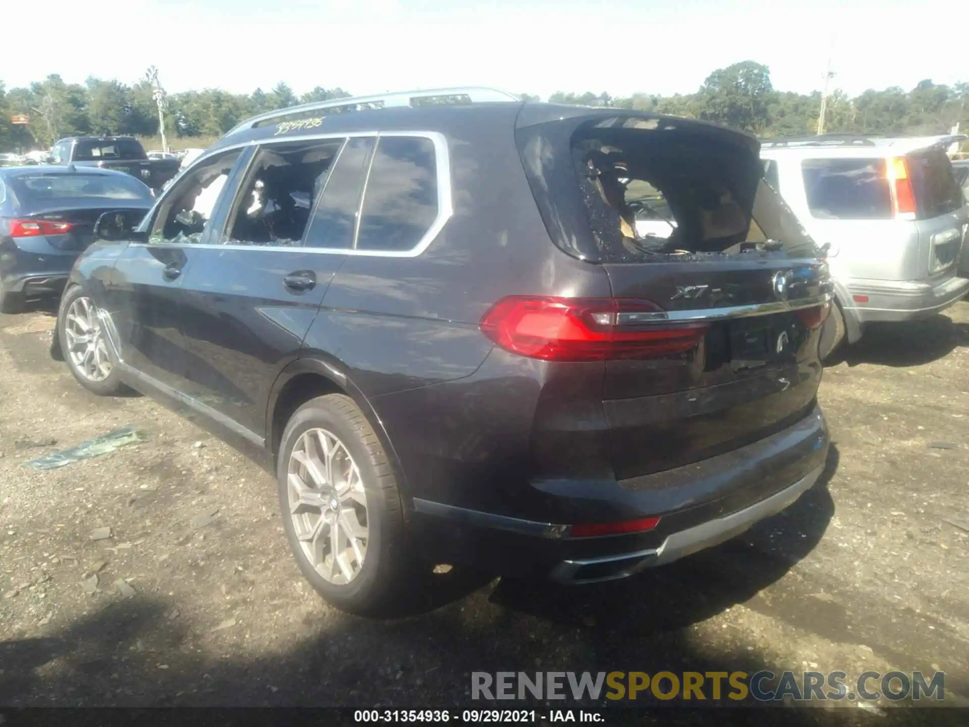 3 Photograph of a damaged car 5UXCW2C03L9B86492 BMW X7 2020